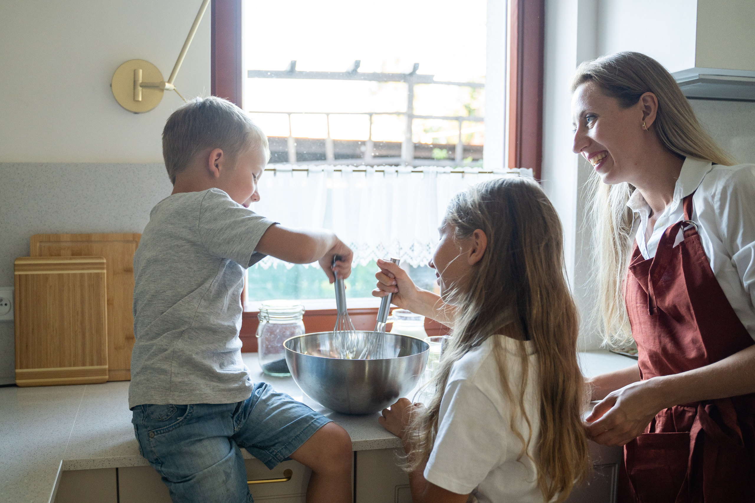 Olga and her children. Nina Janeckova Fotografin und Videografin am Bodensee