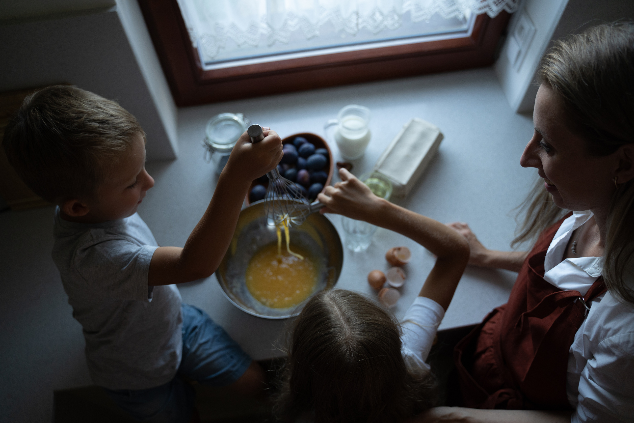 Olga and her children. Nina Janeckova Fotografin und Videografin am Bodensee
