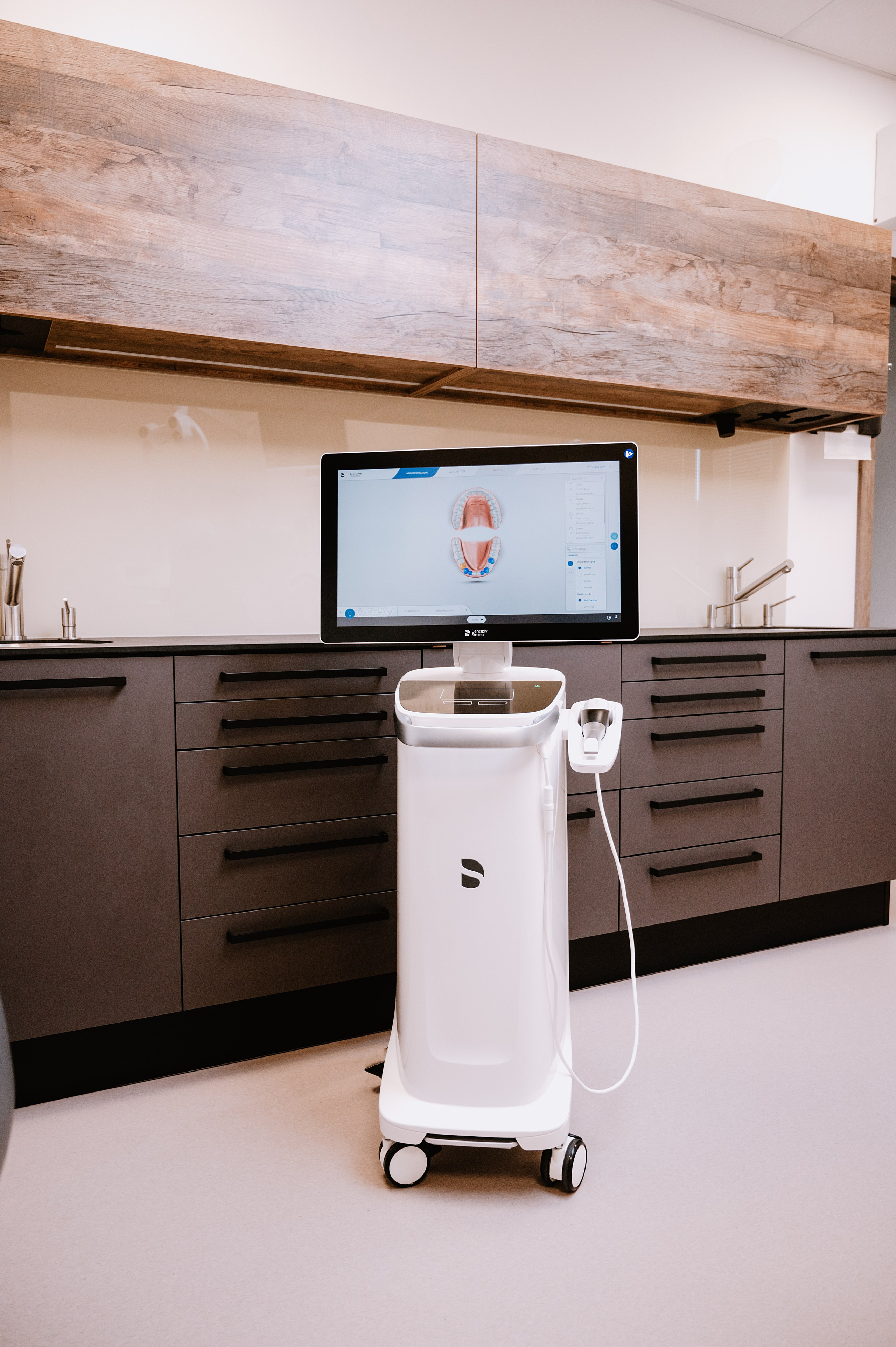 EDClinic dentistry in Prague. ANNA-MARIA PHOTO CONTENT CREATOR — фотограф, эстет, художник и визуальный эксперт в Instagram, работающий в Праге