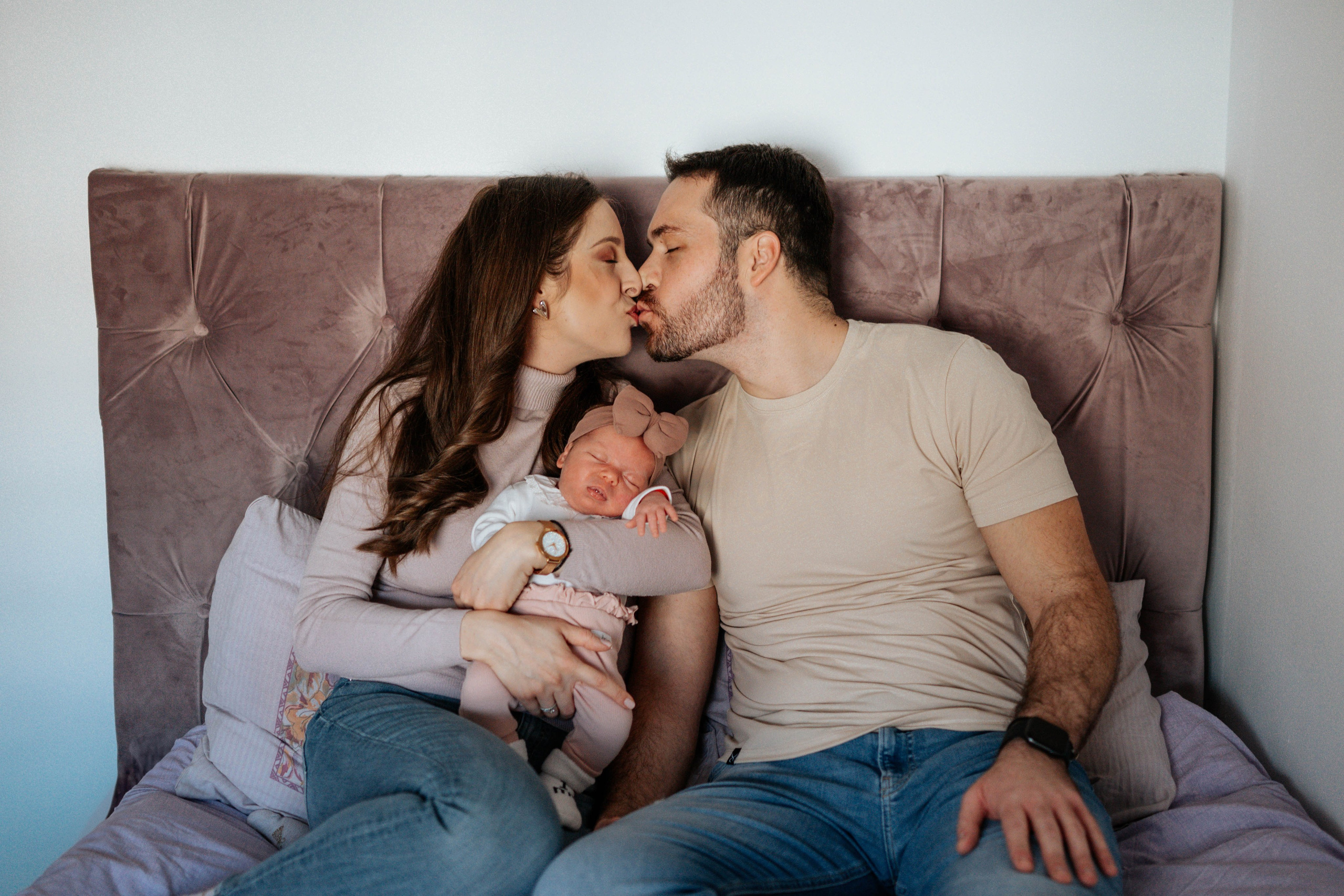 Mila - fotografisanje bebe kod kuće. Dečiji i porodični fotograf