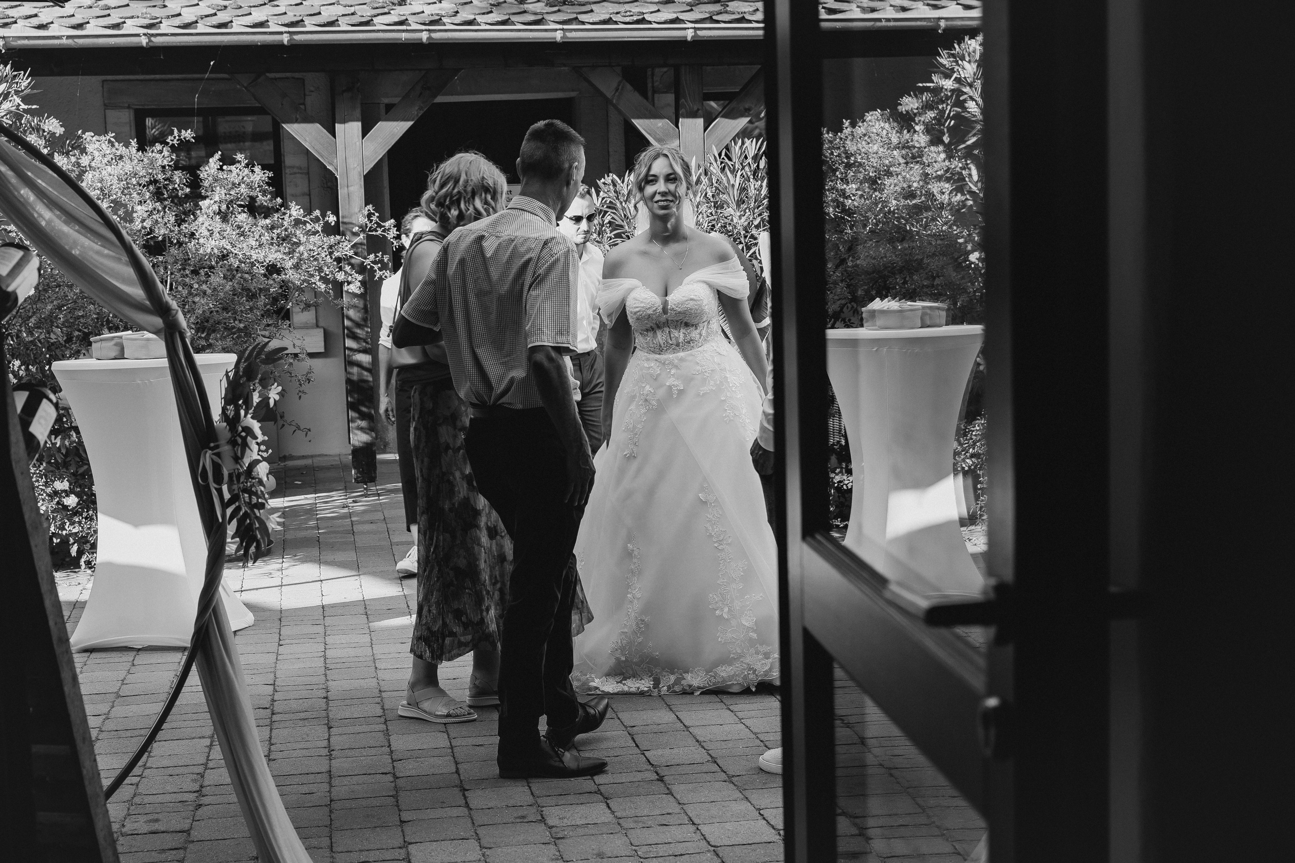 Lydia & Tobias. Wedding Photographer