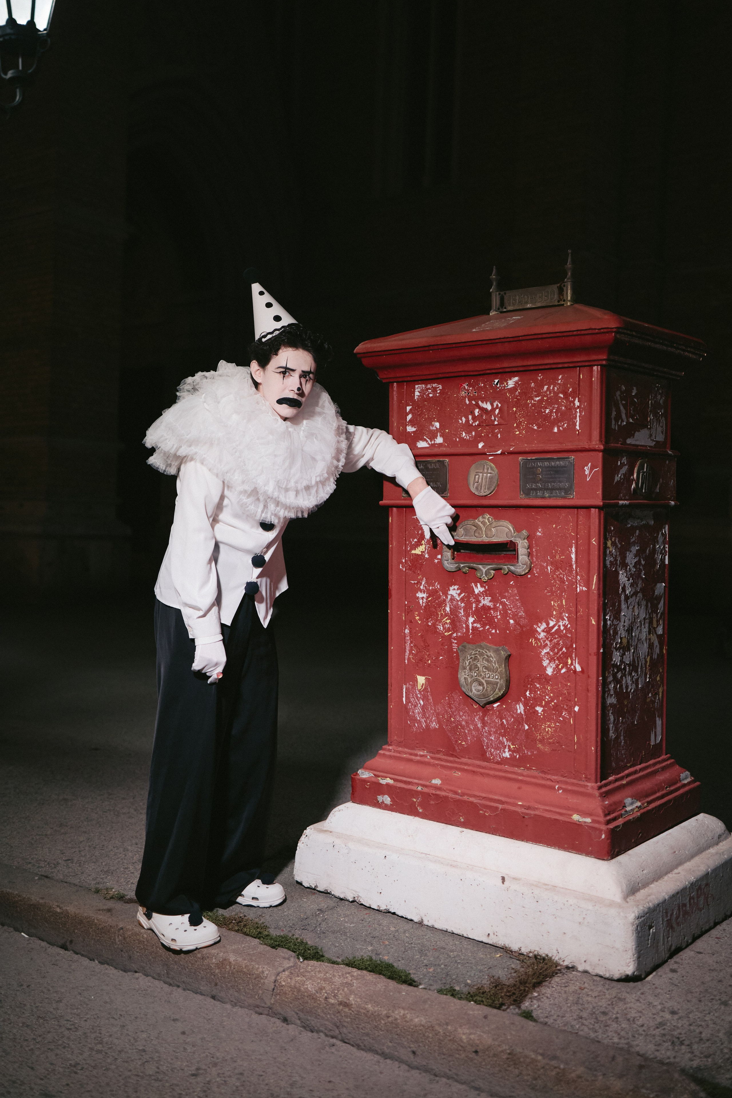 Маска и личность | Концептуальная фотосессия клоуна в Нови Саде. Анастасия Еремина | Фотограф в Сербии | Персональные и бизнес-фотосессии в Белграде и Нови Саде