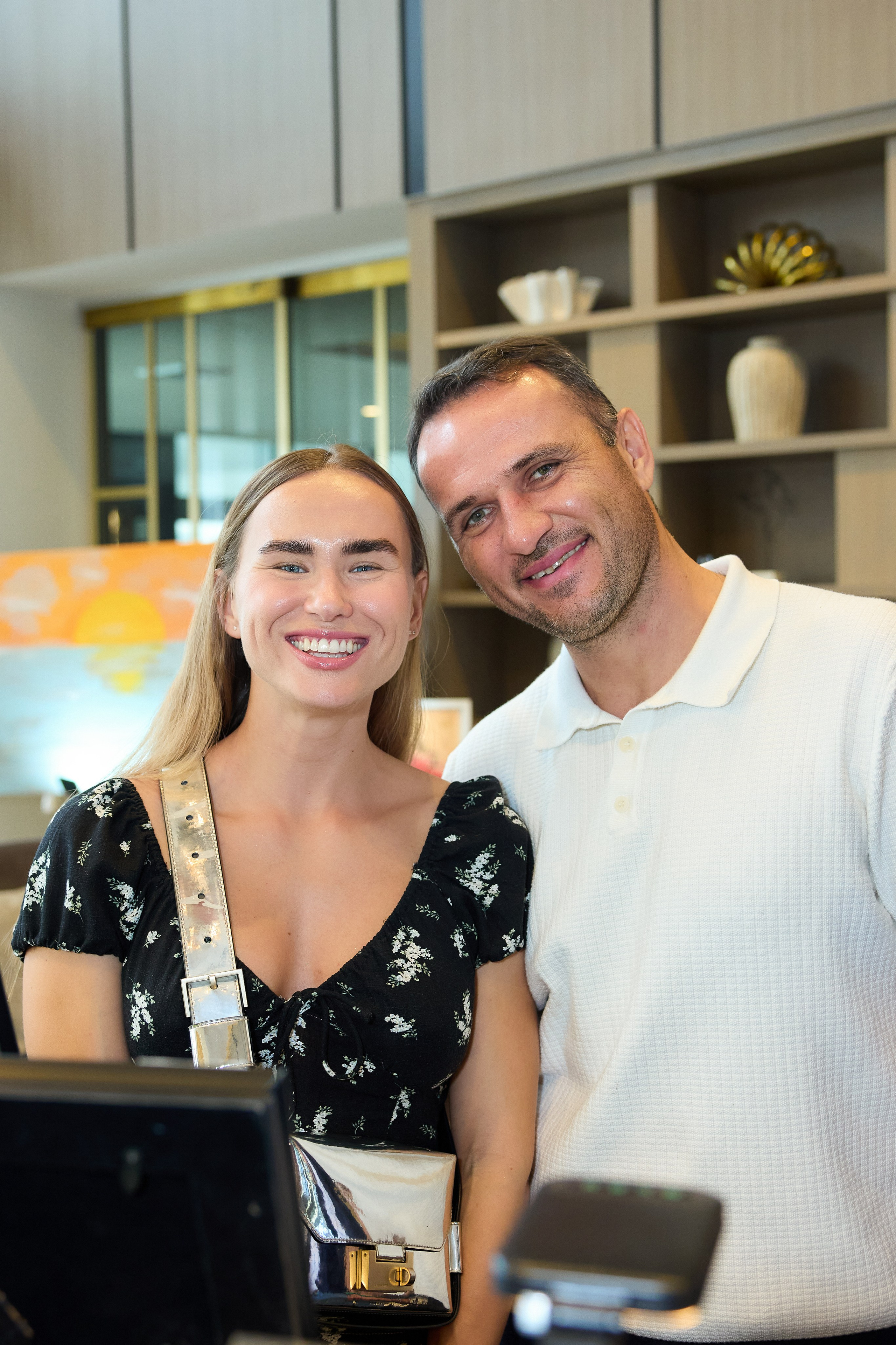 Авторская благотворительная художественная выставка Дианы Бортник. Фотограф Юлия Маковеева