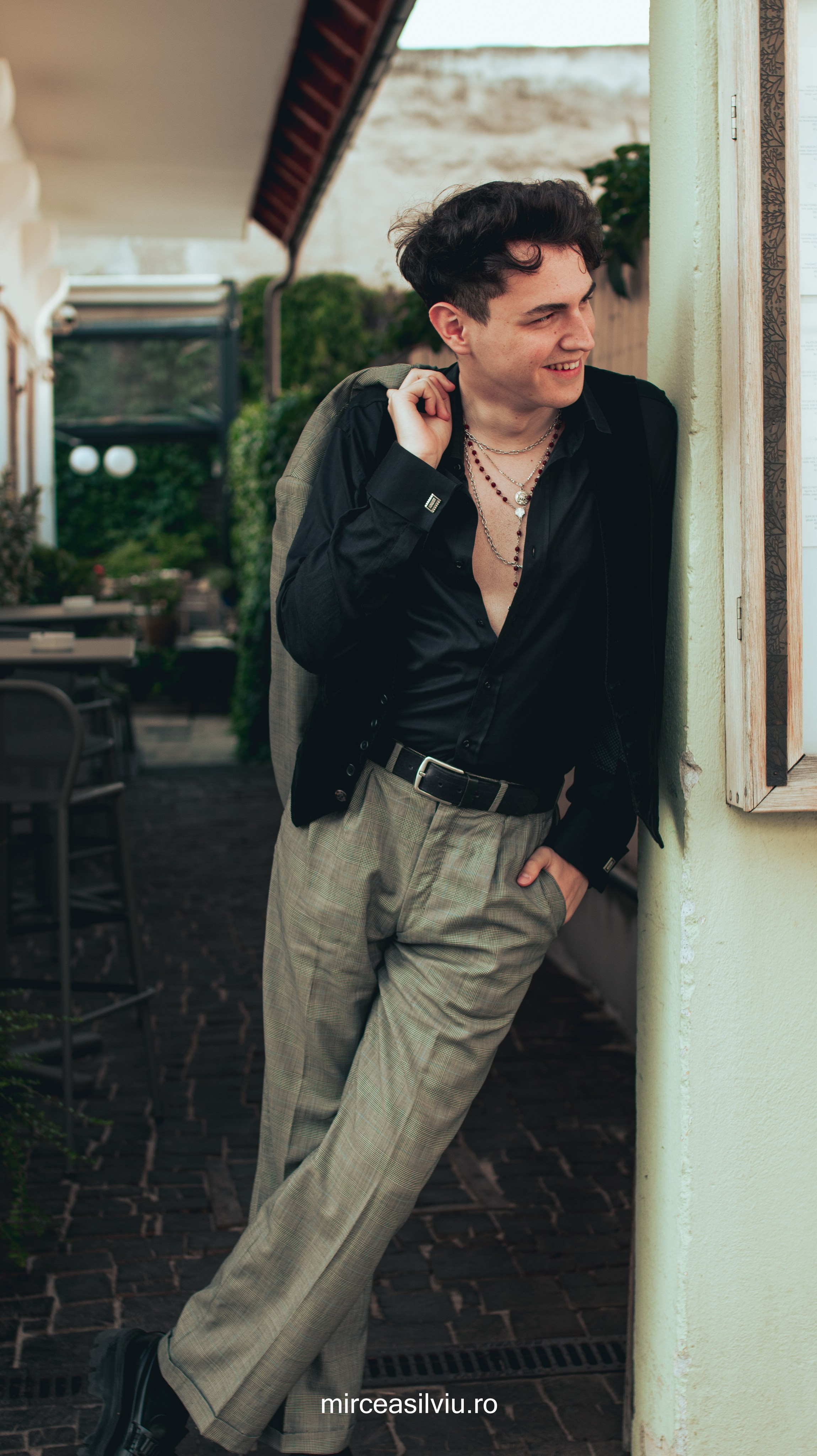 Darius. Fotograf de portrete și evenimente din Cluj-Napoca. Ședințe foto individuale, nunți, botezuri și aniversări în Cluj și județul Cluj