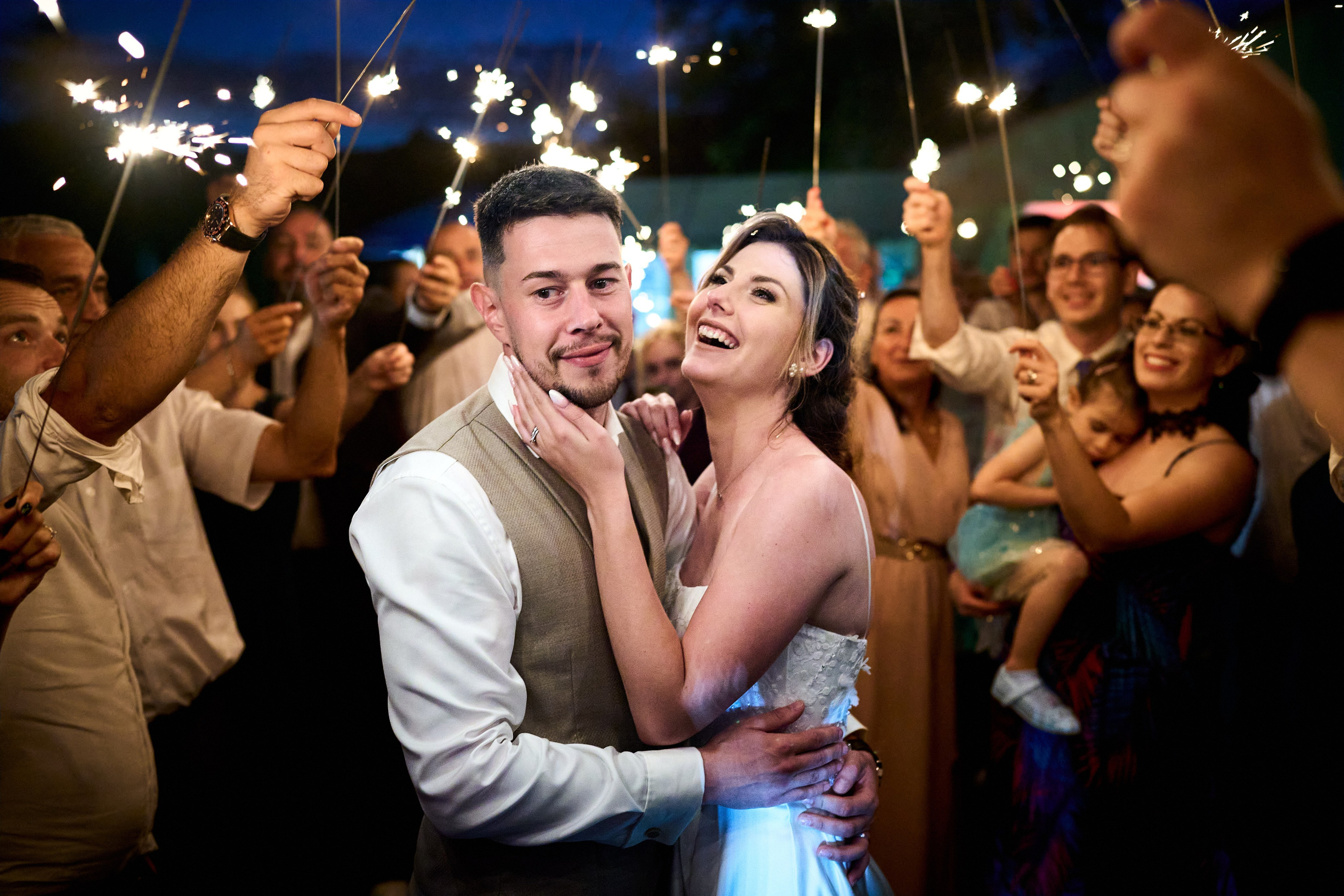 Svadobny fotograf svadobny fotograf cena kameraman na svadbu cena. Fotograf kameraman na svadbu Bratislava Banská Bystrica Сelé Slovensko svadobný kameraman