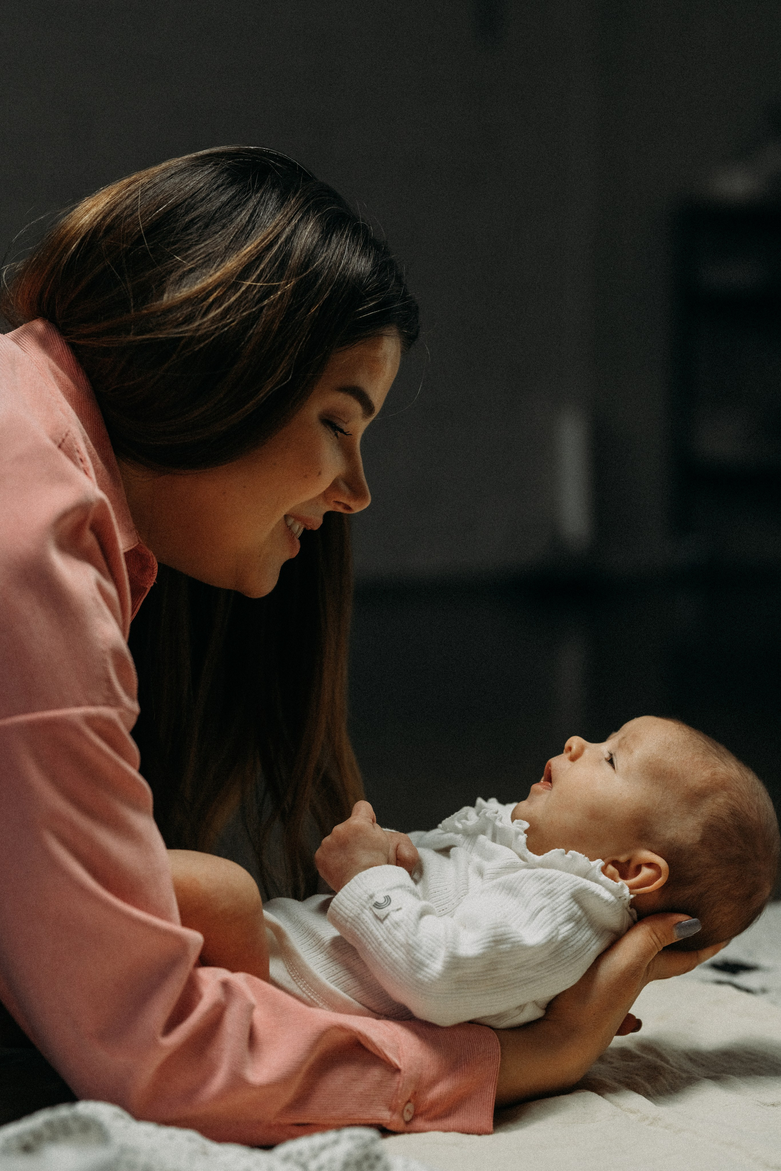 Family, bnw, photoshoot. Wedding and potrait photographer in Helsinki Vickan O