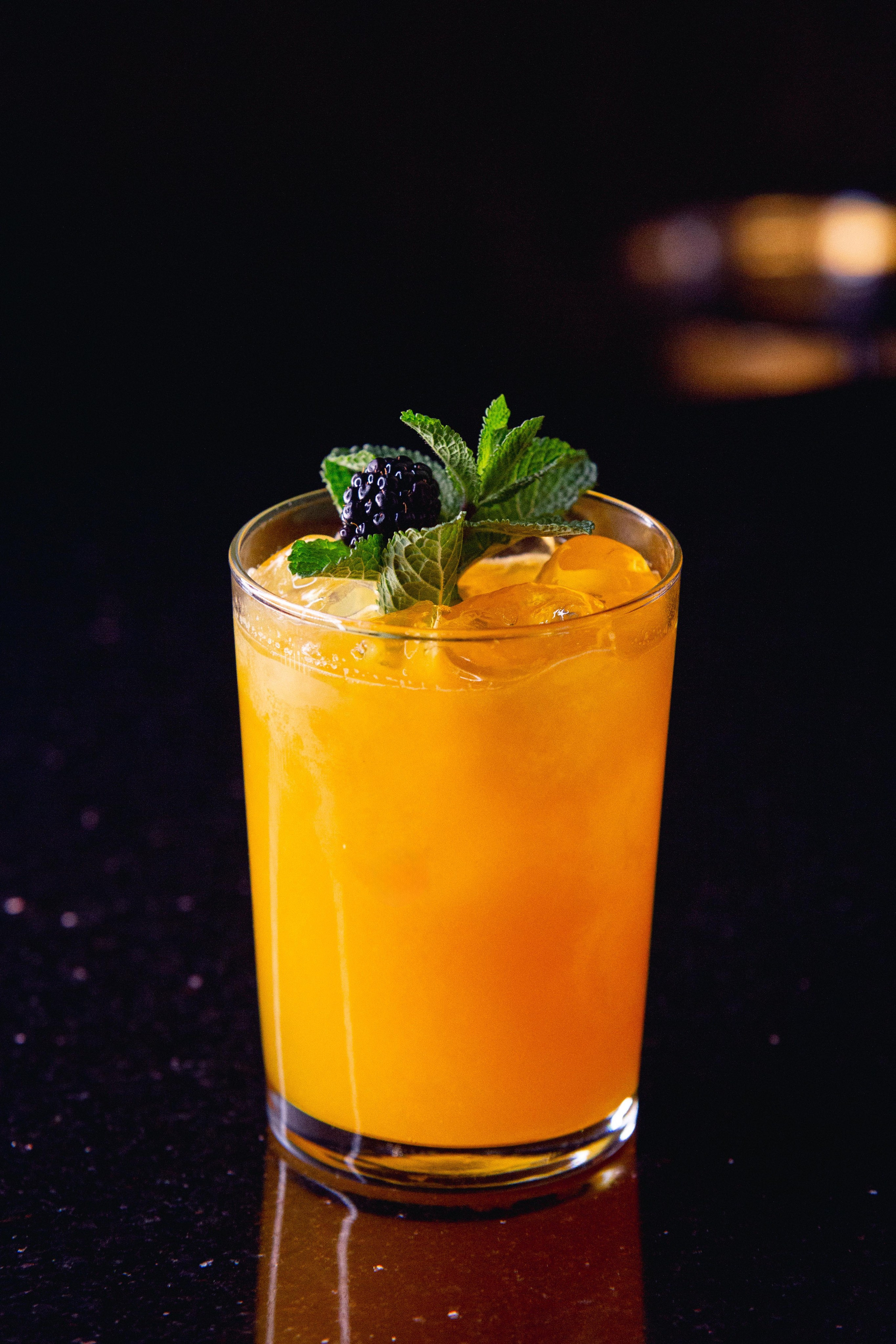 Ēdieni un dzērieni. BELLOW US FOTOGRĀFS RĪGA