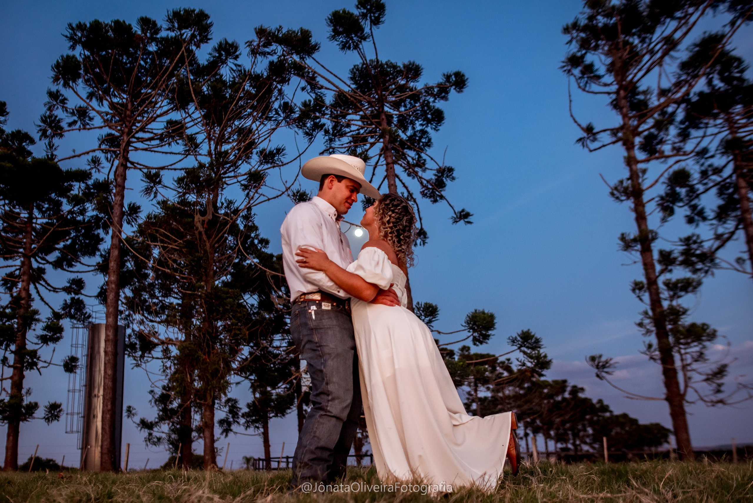Pre Wedding Luérica e Vinicius. Fotografia de casamentos e ensaios em avaré Jônata Oliveira