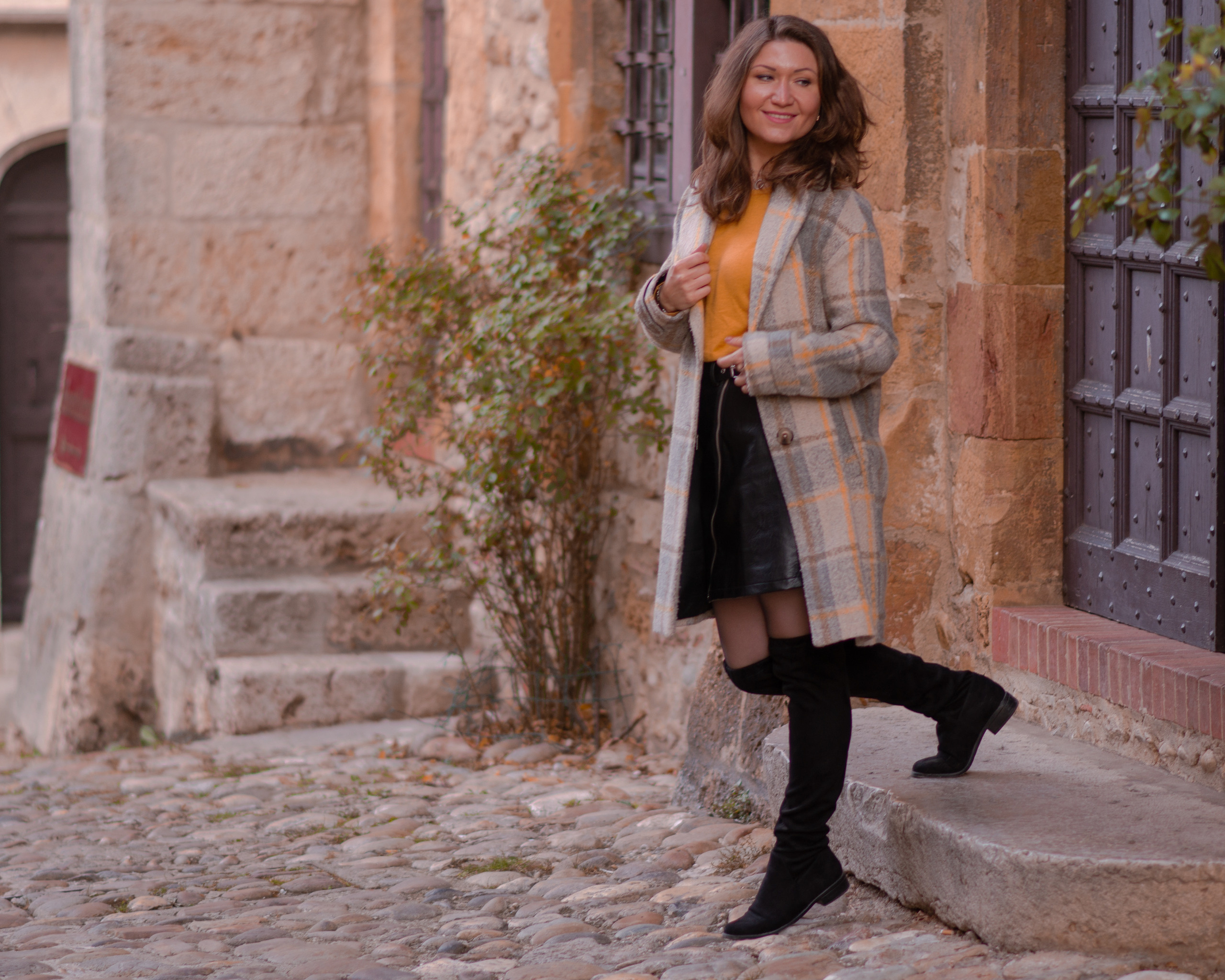 Promenade à Pérouges. Ekaterina Brevet - photographe de mariage