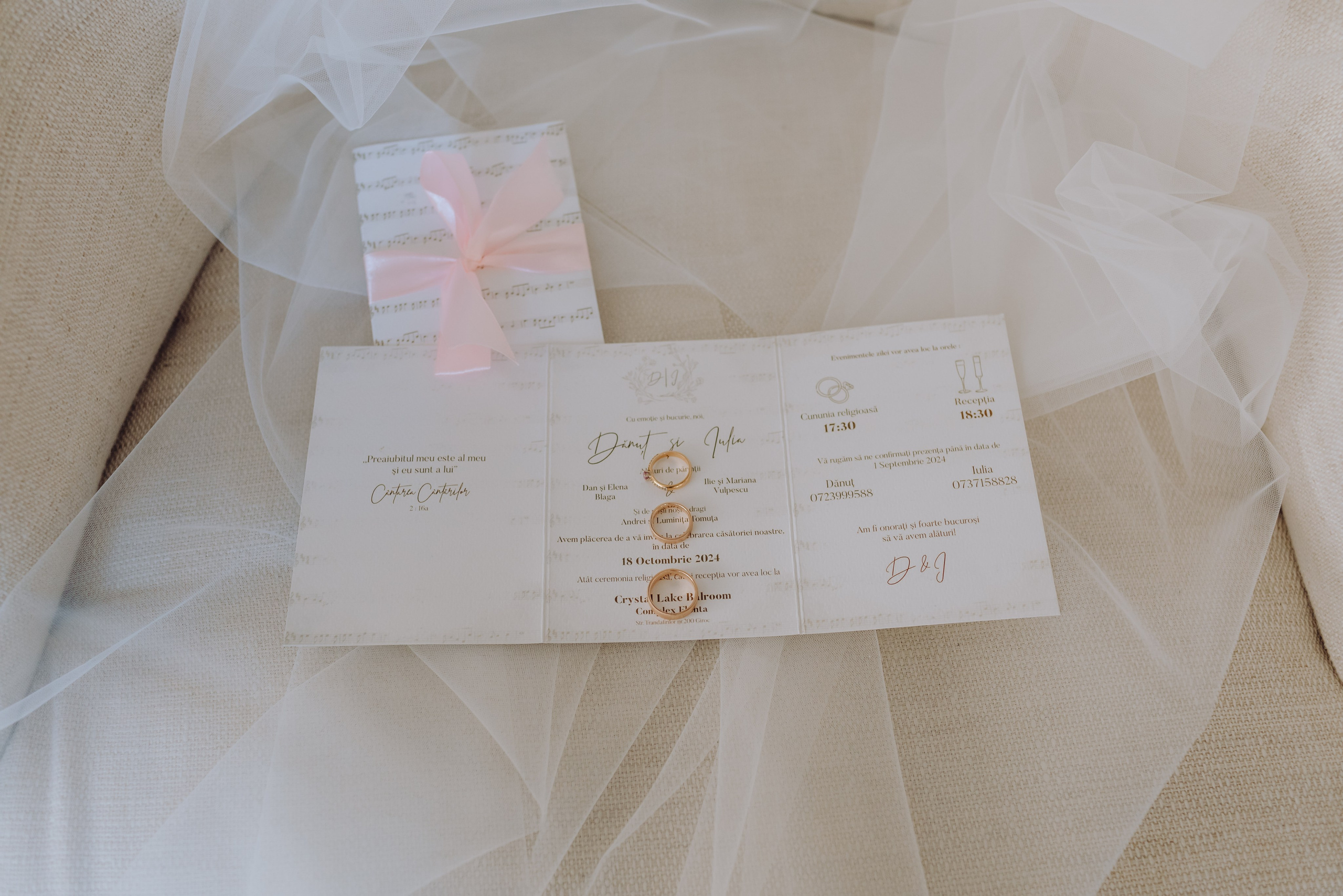 Dănuț & Iulia. Wedding & couple photographer from Romania Rut Vetan