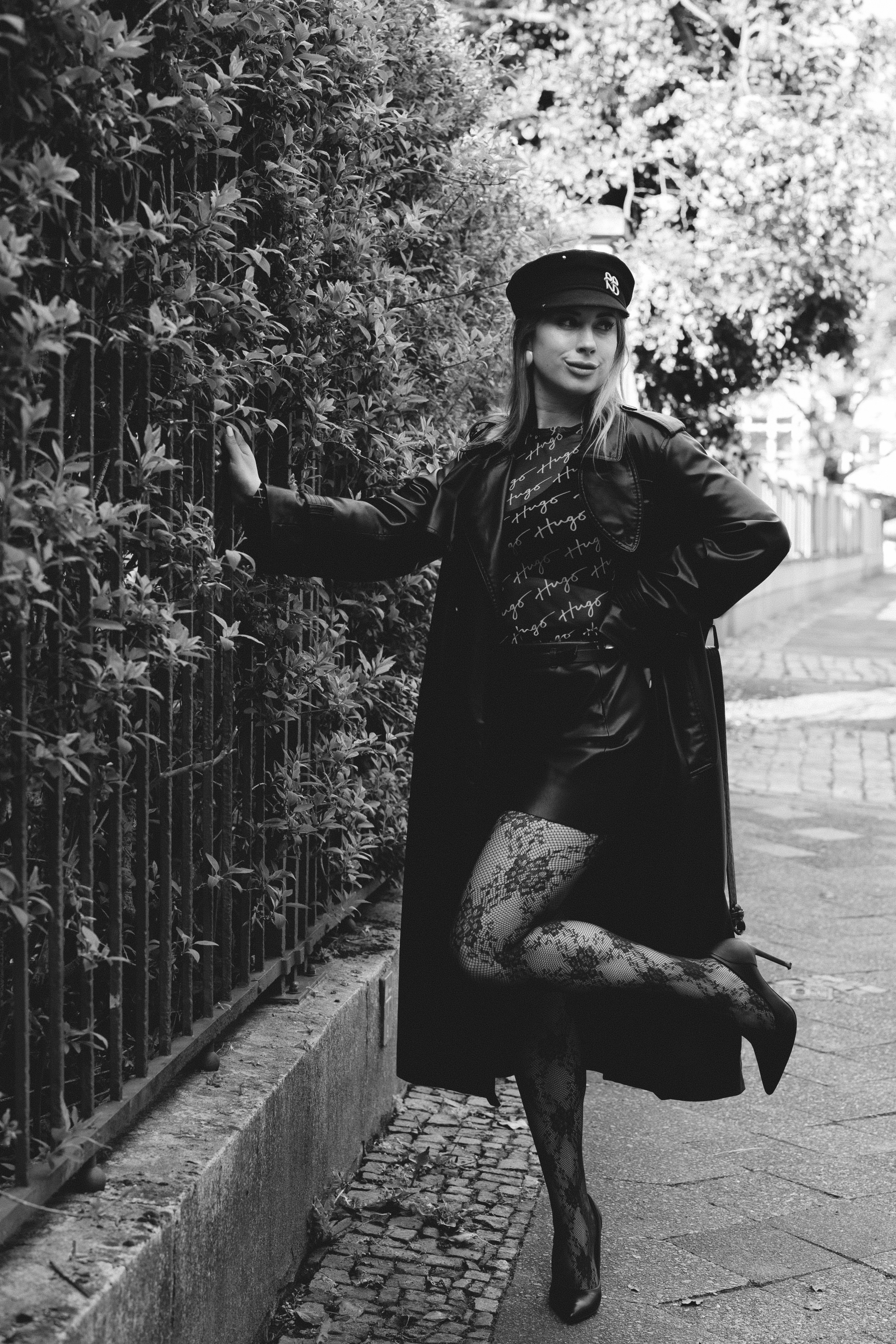 Street Portrait in Leipzig. Woman in black Leather Coat. Stylish. Charismatic Photography by Kristina Kozheltsova. Kristina Kozheltsova- Soulful Portrait&Lifestyle&Love Story Photographer in Leipzig, Germany