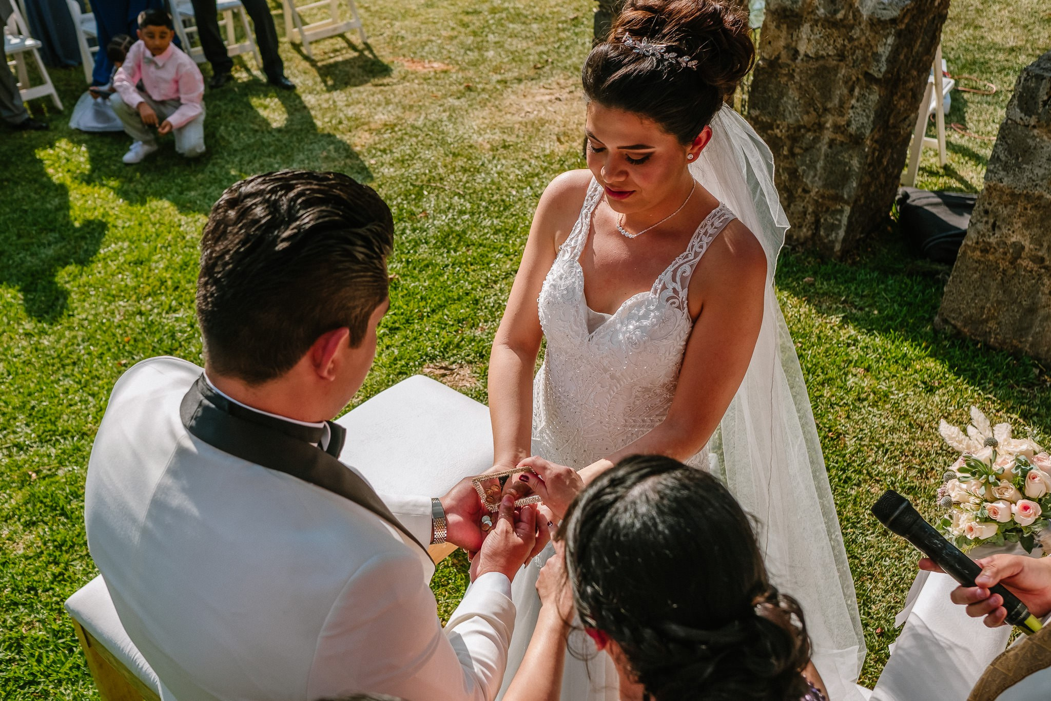 Yenisel & Raul / Tepoztlan. Wedding and family photographer in Mexico City