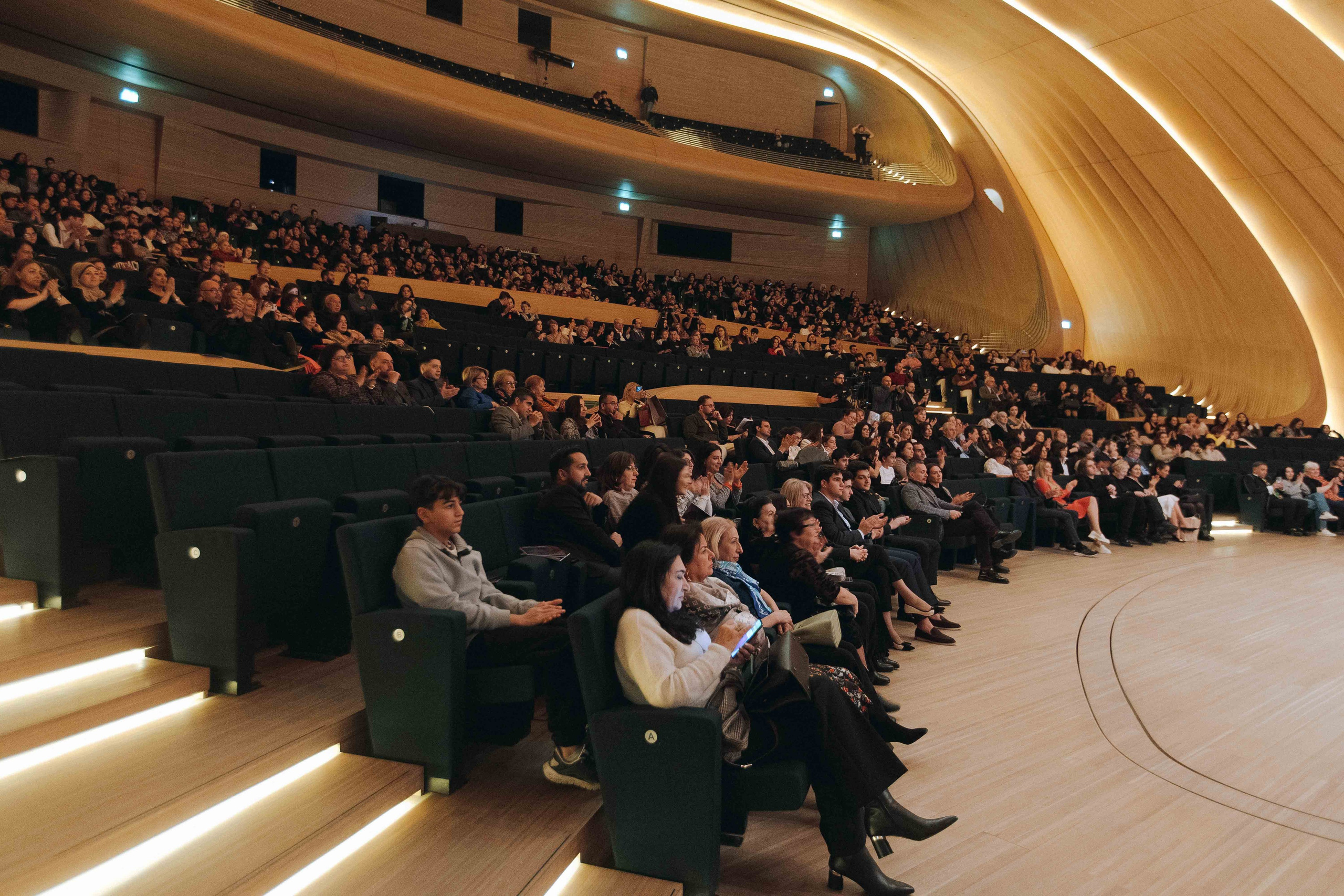 The Tchaikovsky Academic Grand Symphony Orchestra in Baku. Wedding&Event photographer Ismail Rzayev in Baku
