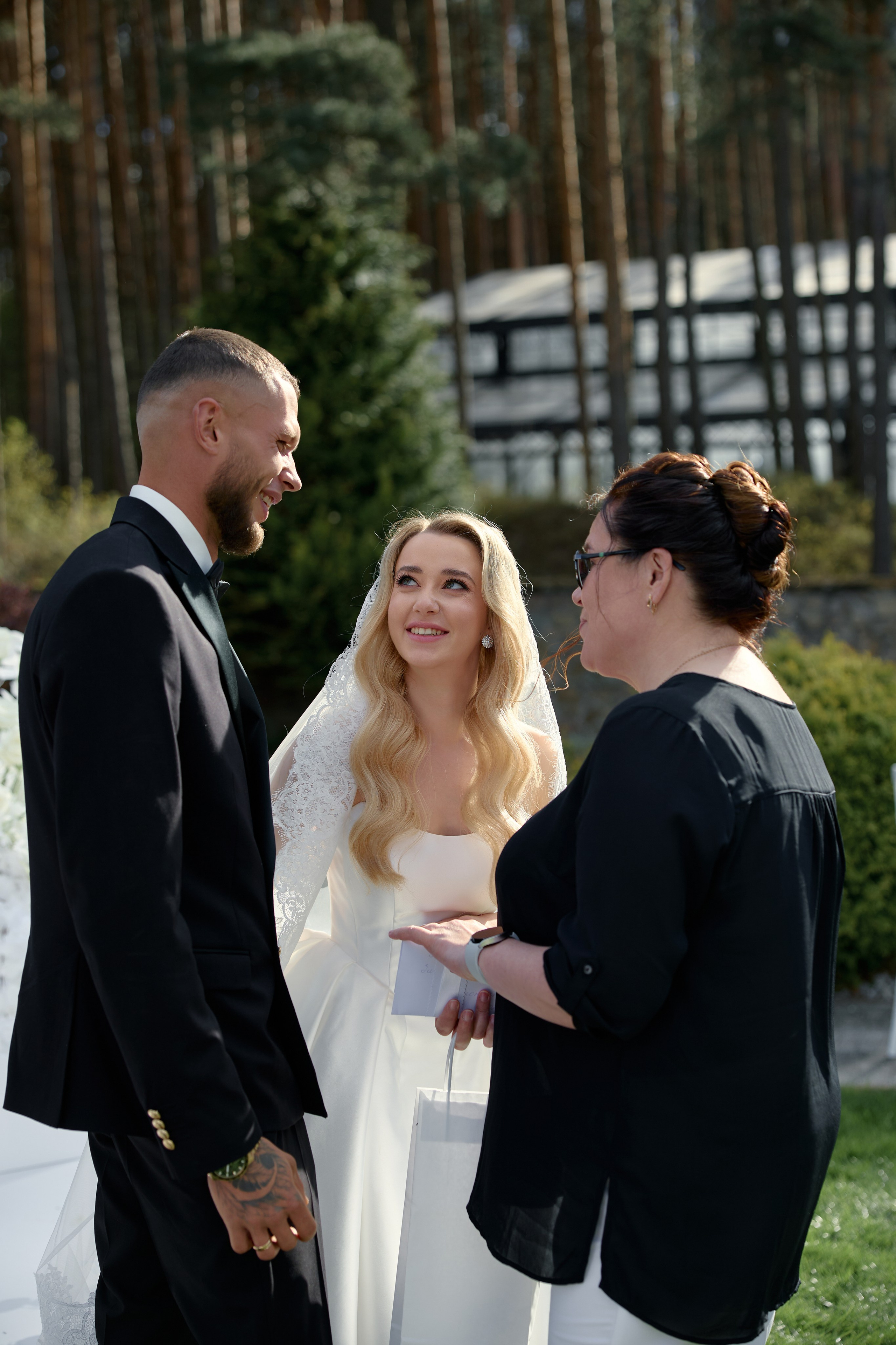 Natalia & Roman. Dworek przy lesie. Fotograf ślubny i rodzinny w Krakowie Yana Klymova