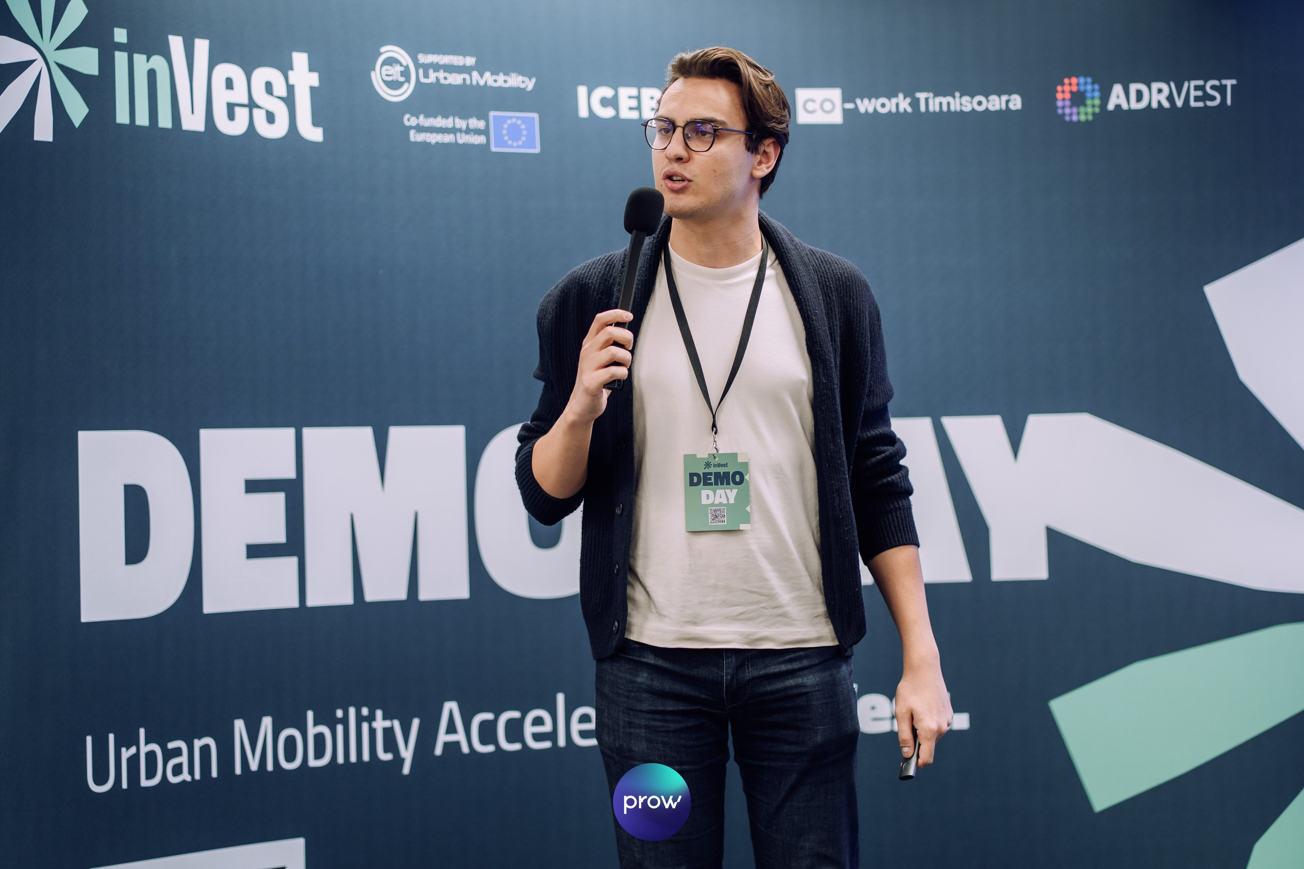 InVest DemoDay @ Cowork. Cozac Cristian Photographer