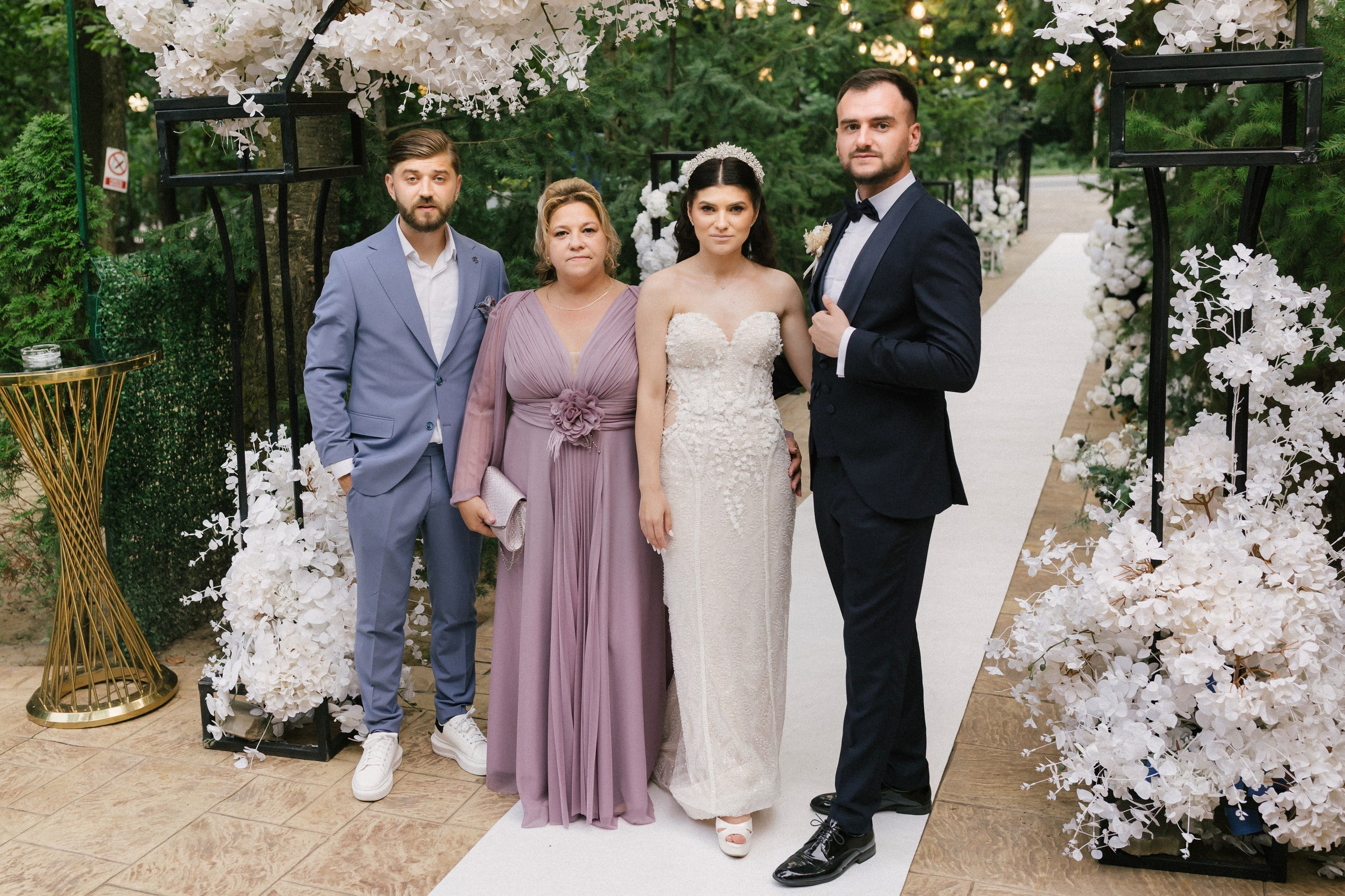 1. Mireasa Adriana în timpul pregătirilor de nuntă în Tudora Botoșani2. Costumul mirelui Ionuț fotografiat artistic în ziua nunții3. Prietenii mirelui la tradițiile de nuntă în Tudora4. Bărbieritul mirelui în cadrul obiceiurilor tradiționale de nuntă5. Fotografii de familie la biserică în ziua nunții6. Portret de familie cu mirii și copilul lor la nunta din Botoșani7. Primul dans al mirilor la Mariage Dor Baisa Botoșani8. Decor elegant de nuntă la Mariage Dor Baisa9. Emoții și tradiții la nunta din Tudora județul Botoșani10. Fotograf profesionist de nuntă în Botoșani surprinzând momente autentice - otograf-nunta-botosanifotograf-evenimente-botosanifotograf-profesionist-botosanifotograf-nunta-tudoranunta-tudora-botosanisedinta-foto-nunta-botosanipoze-nunta-botosanifotografii-nunta-tudorafotograf-cununie-religioasa-botosanibiserica-sfintii-imparati-constantin-si-elena-tudoramariage-dor-baisa-botosanirestaurant-nunta-botosanidansul-mirilor-mariage-dorpregatiri-mire-botosanipregatiri-mireasa-botosanitraditii-nunta-moldovaobiceiuri-nunta-tudorafotograf-familie-nunta-botosaniportret-miri-botosanigalerie-foto-nunta-botosanialbum-foto-nunta-botosaninunta-eleganta-botosaninunta-cu-traditii-botosanifotograf-premium-nunta-botosaniservicii-foto-video-botosanipoveste-de-nunta-botosanifotograf-documentar-nuntafotograf-natural-emotionalmiri-ionut-si-adriananunta-autentica-tudora -otograf-nunta-botosanifotograf-nunta-tudoranunta-tudora-botosanifotograf-evenimente-botosanifotograf-profesionist-botosaniservicii-foto-video-botosanigalerie-foto-nunta-botosanialbum-foto-nunta-botosani - nunta-autentica-botosaninunta-cu-traditii-botosanipoveste-de-nunta-botosanifotografii-emotionante-nuntamomente-autentice-nuntafotografie-documentara-nuntafotograf-natural-nunta- pregatiri-miri-tudorabiserica-tudora-botosanicununie-religioasa-tudoramariage-dor-baisa-botosanipetrecere-nunta-botosanivalsul-mirilor-botosani - alino-foto-studio-botosaniionut-si-adriana-nunta-tudorafotograf-alin-chirila-botosani