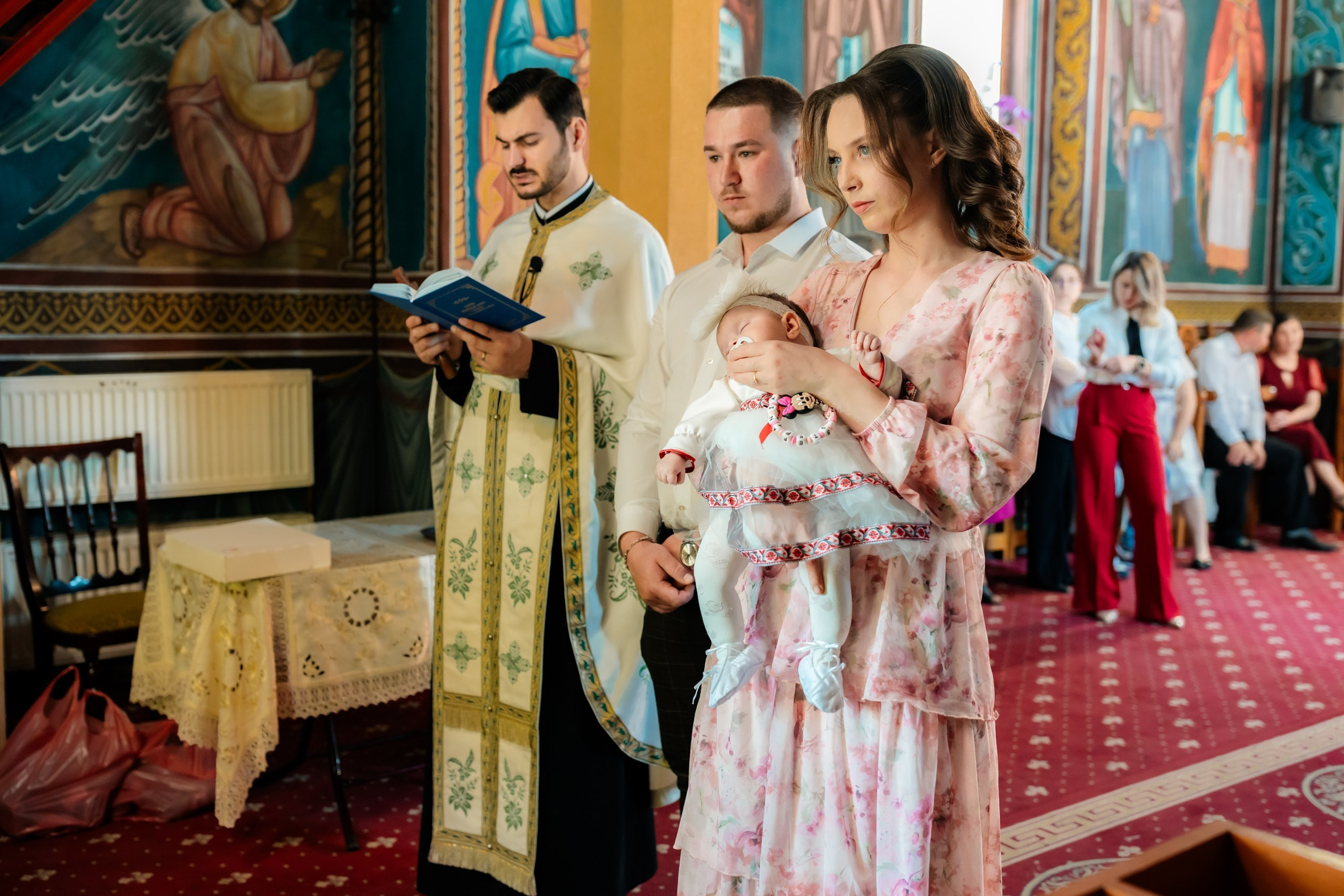 fotograf botez Miruna Parascheva, fotografie botez Botoșani, fotograf Alin Chirilă, amintiri botez, fotografii botez, botez Miruna Parascheva, fotograf copii, fotografie botez în Botoșani-alt="botez Miruna Parascheva, fotografie botez Alin Chirilă, amintiri botez, fotografii emoționante botez Botoșani"-- fotografii-botez-bebelus- amintiri-botez-micuț- moment-sfânt-crestinare- fotografie-emotionanta-botez- detalii-botez-bebelusi- parinti-fericiti-la-botez- fotograf-botez-profesionist- botez-in-biserica-ortodoxa- micuț-botezat-cu-emoție- zâmbete-și-lacrimi-la-botez- bebeluș-la-cristelniță- decor-botez-colorat- botez-cu-dragoste-și-credință- emotie-pura-la-botez- fotograf-botez-botosani- botez-iasi-suceava-fotograf- amintiri-nepretuite-botez