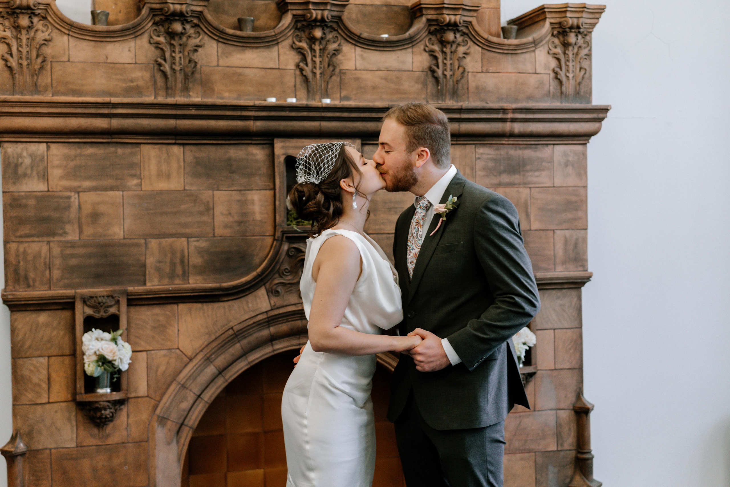 Wedding ceremony in Mayfair Library. London Wedding Photographer|Natasha Ferreira