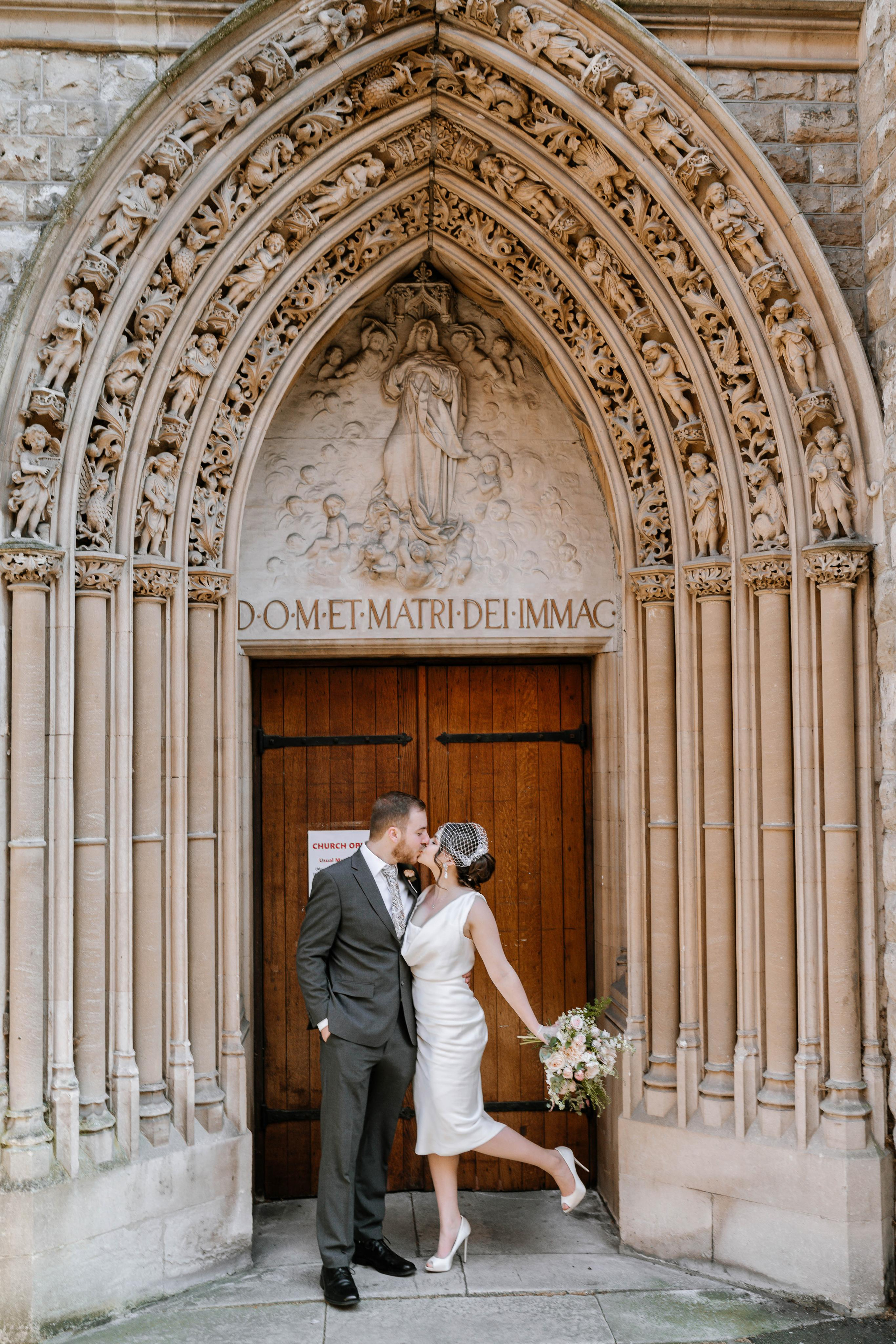 Wedding ceremony in Mayfair Library. London Wedding Photographer|Natasha Ferreira