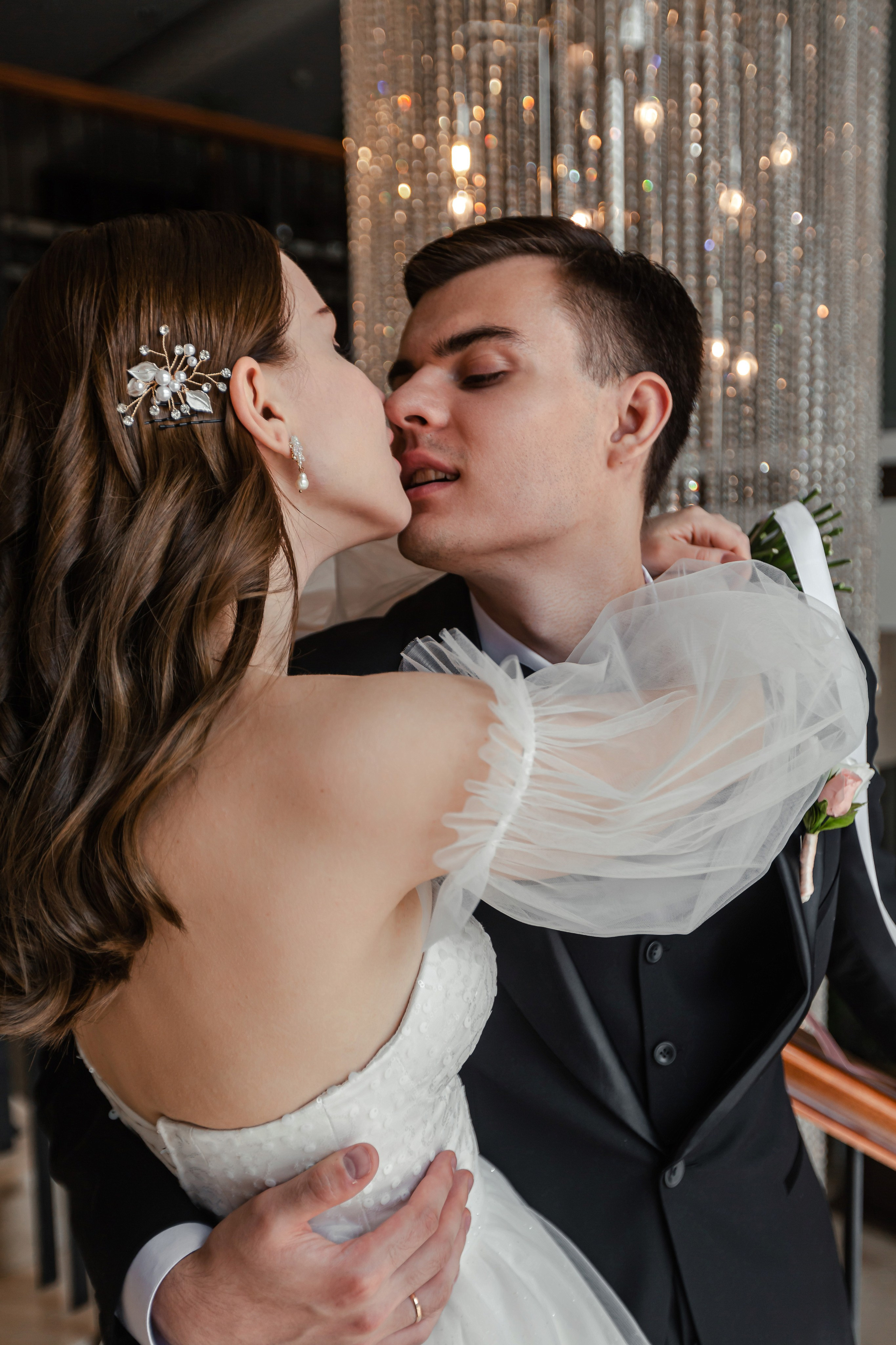 Recién casados ​​sexys en un hotel. Fotógrafo de retrato, familia y reportajes en Valencia | España | Europa Vitalii Lumier