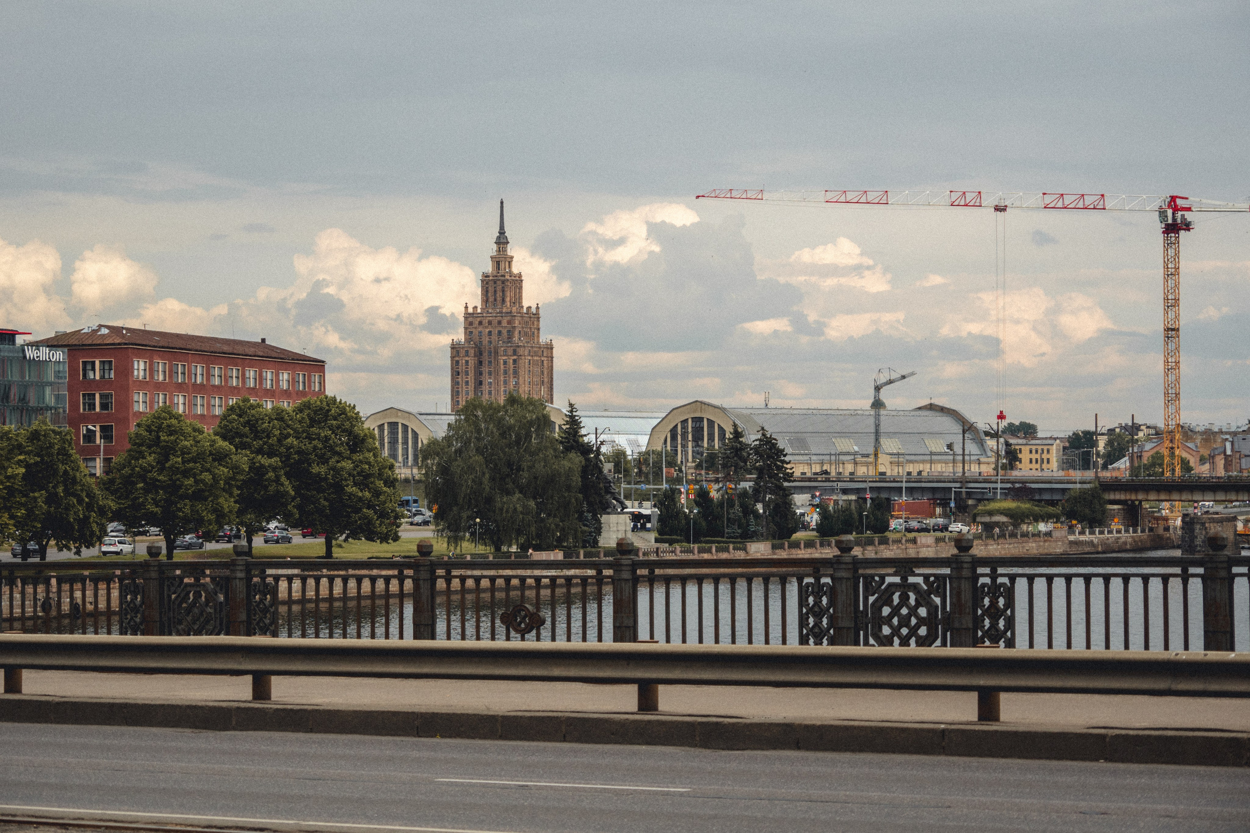 Voyage à Riga. Photographe sur Cote d’Azur. Portraits de familles, couples, enfants, événements