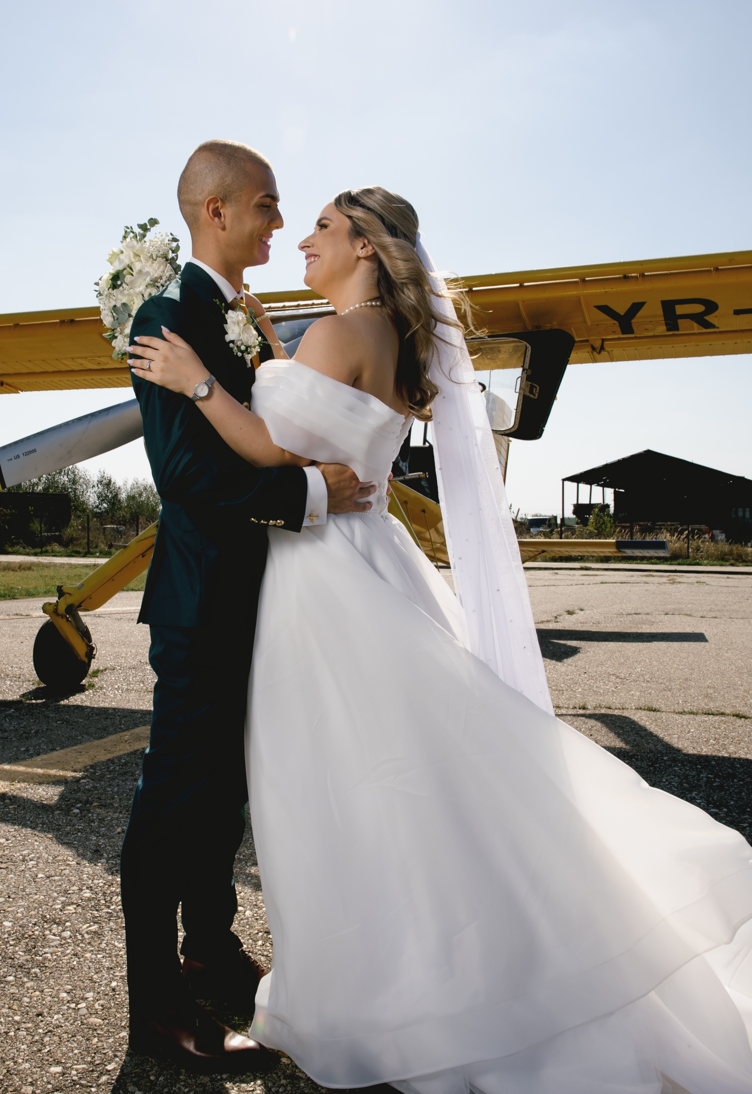 Bianca & Mihnea Pitesti. MDimaFotoStudio. Fotograf de nuntă, evenimente private și de familie