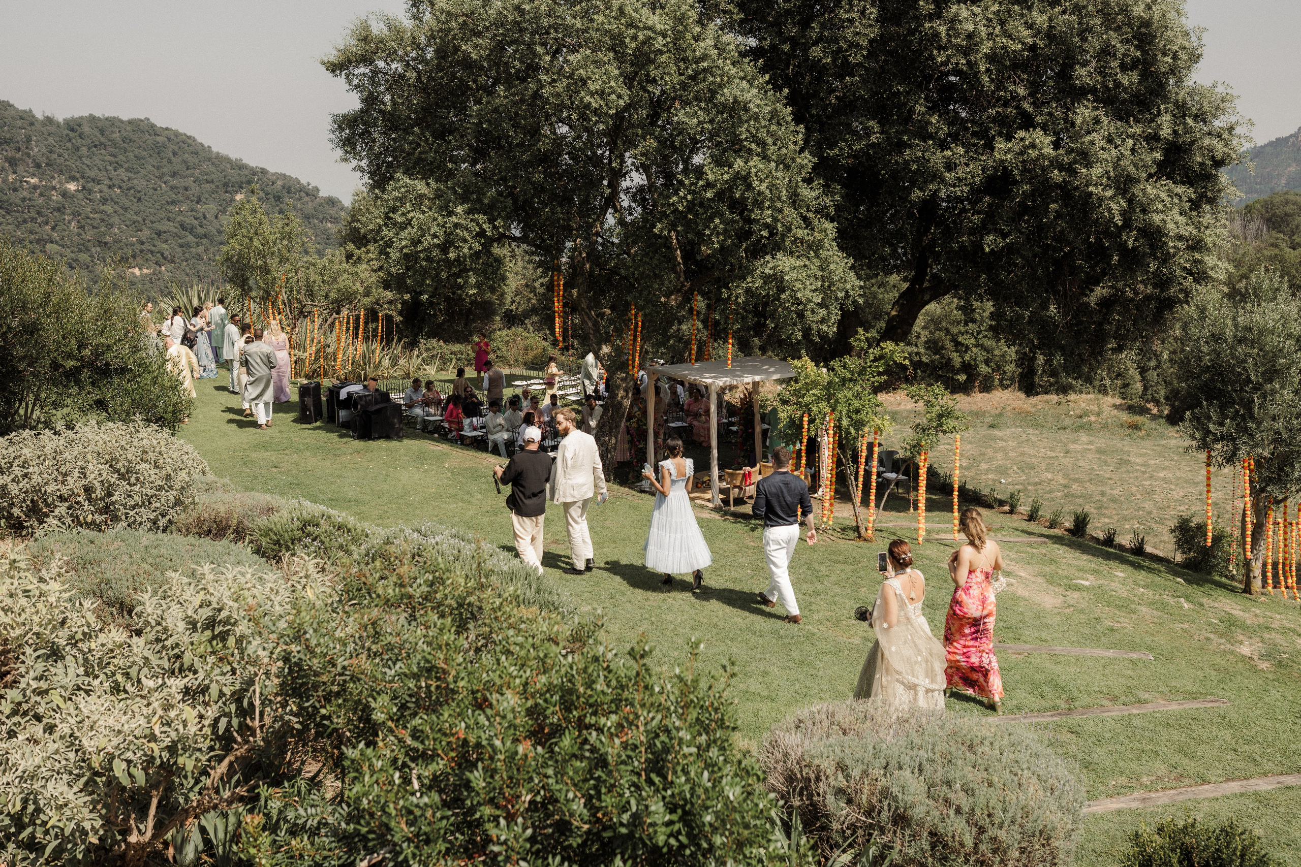 Patrik & Naomi. Monestir Sant Salvi. Paola wedding photographer / videographer in Barcelona