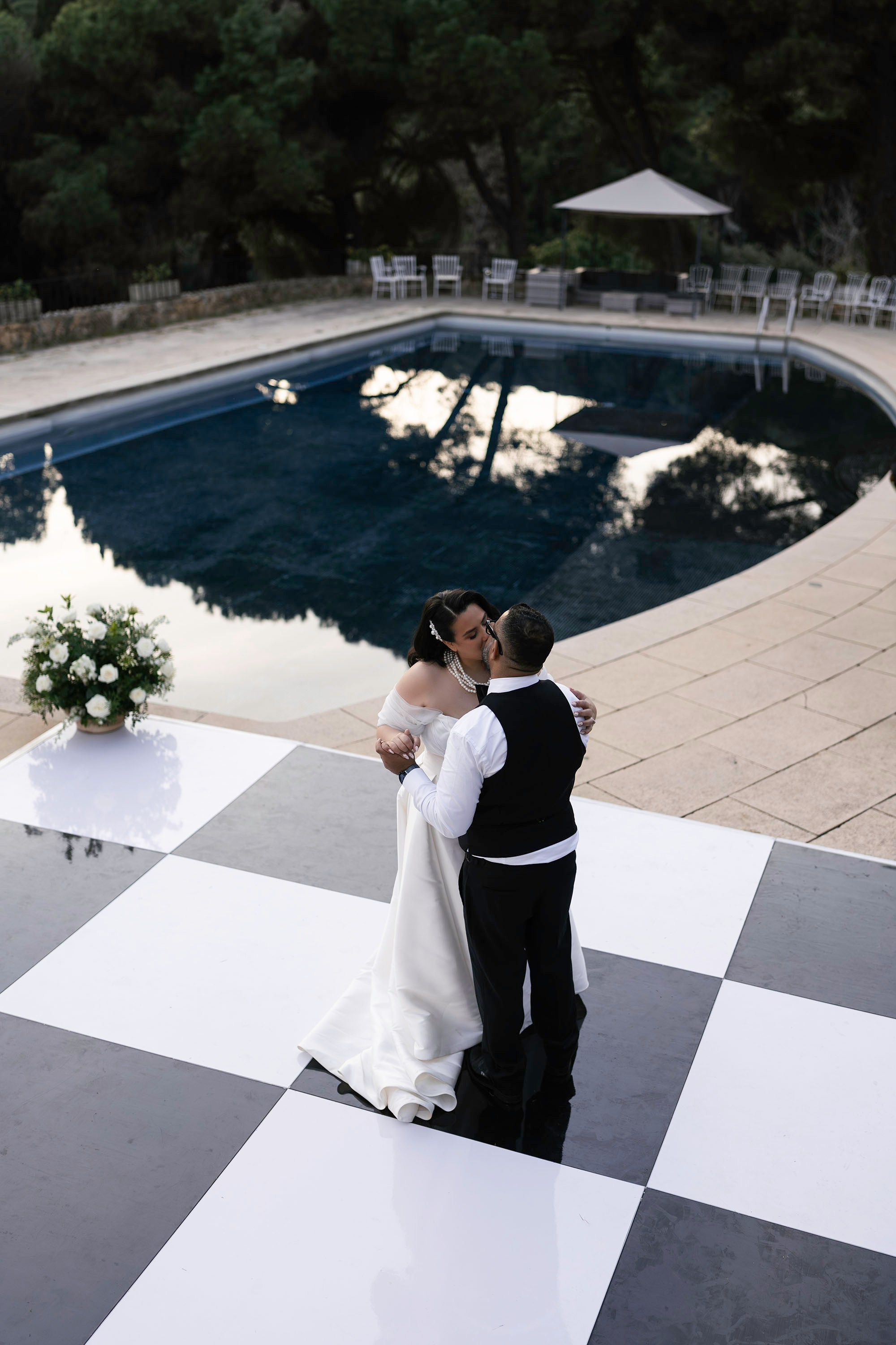 Donielle and Edwin. Fotógrafos de bodas de destino y creadores de contenido con base en España