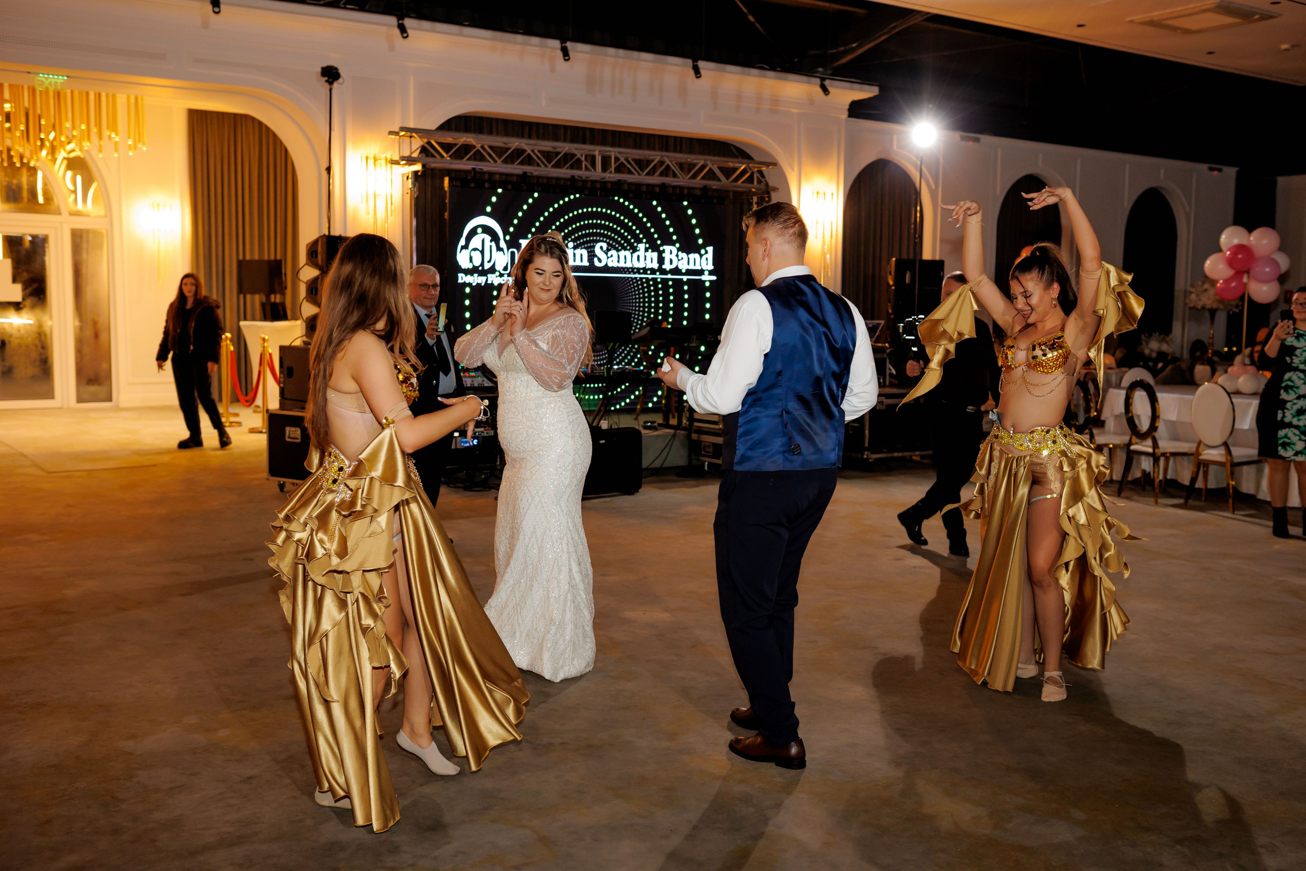 Povestea voastră, regizată de noi |Cristi Turculet Videograf Nuntă Suceava | wedding highlight. Servicii foto-video profesionale, pentru momente de neuitat