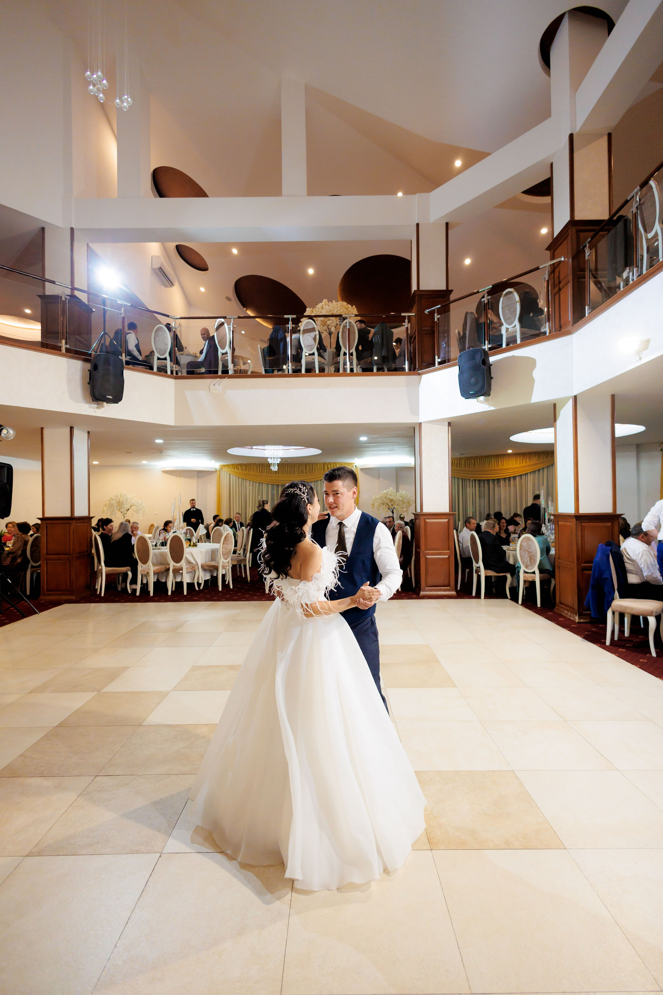Loredana & Emilian – Ziua Nunții | Videografie - fotografie Botez Suceava, Iași, Botoșani. Servicii foto-video profesionale, pentru momente de neuitat
