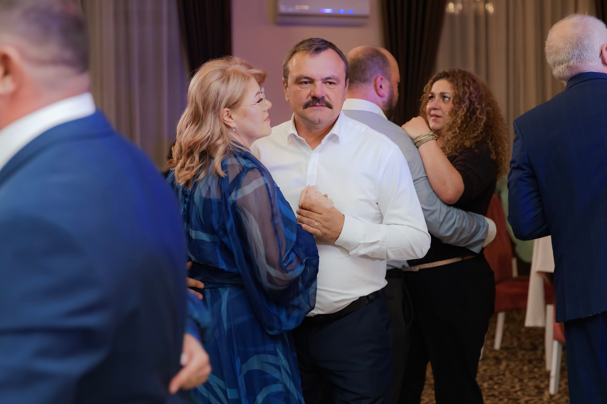 Mihai & Oana. Servicii foto-video profesionale, pentru momente de neuitat