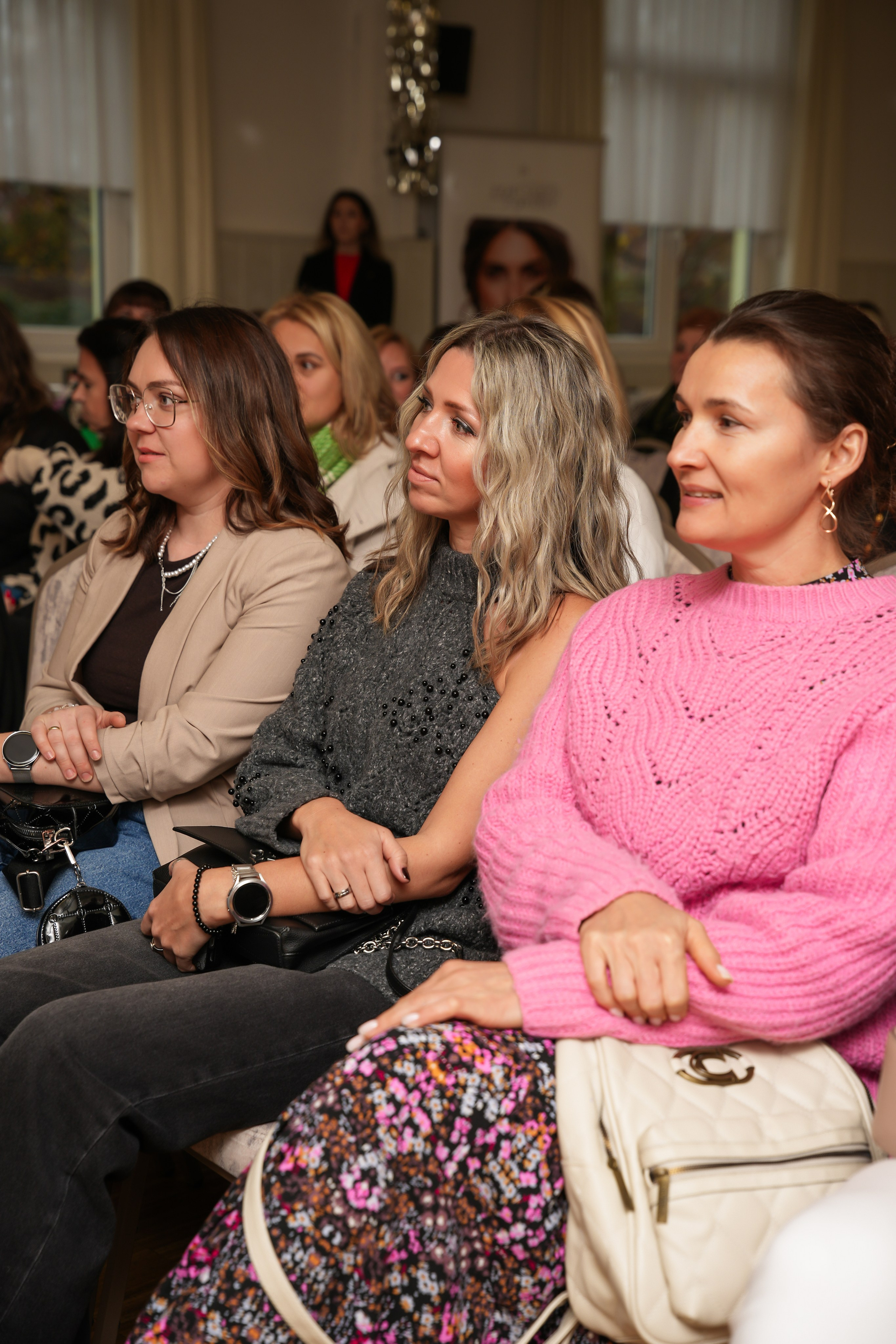 „Frauentreffen“. Fotografin Yuliia Turinina in Stuttgart