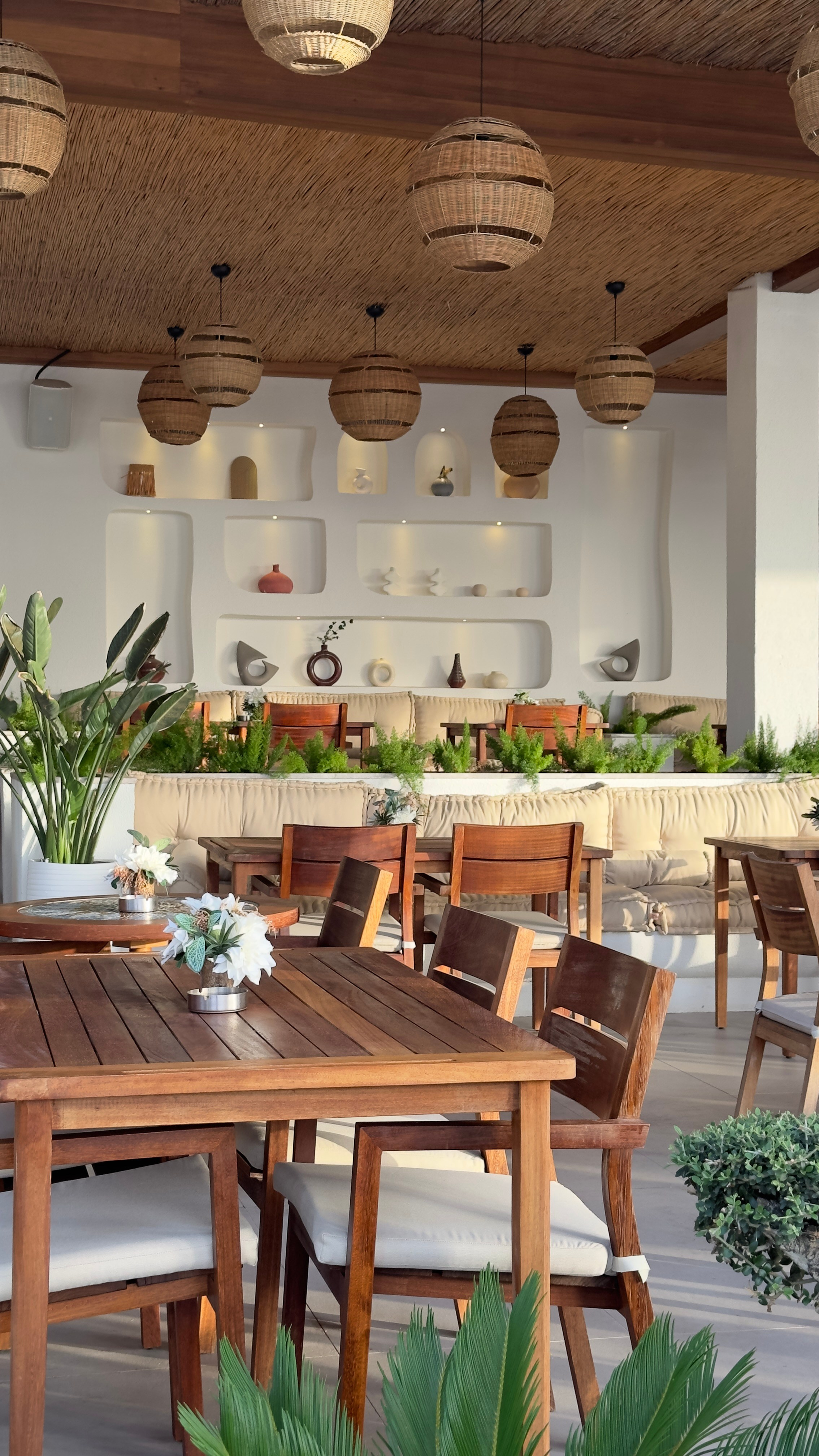 Mirada Exlusive. Professional photographer and videographer specializing in filming hot