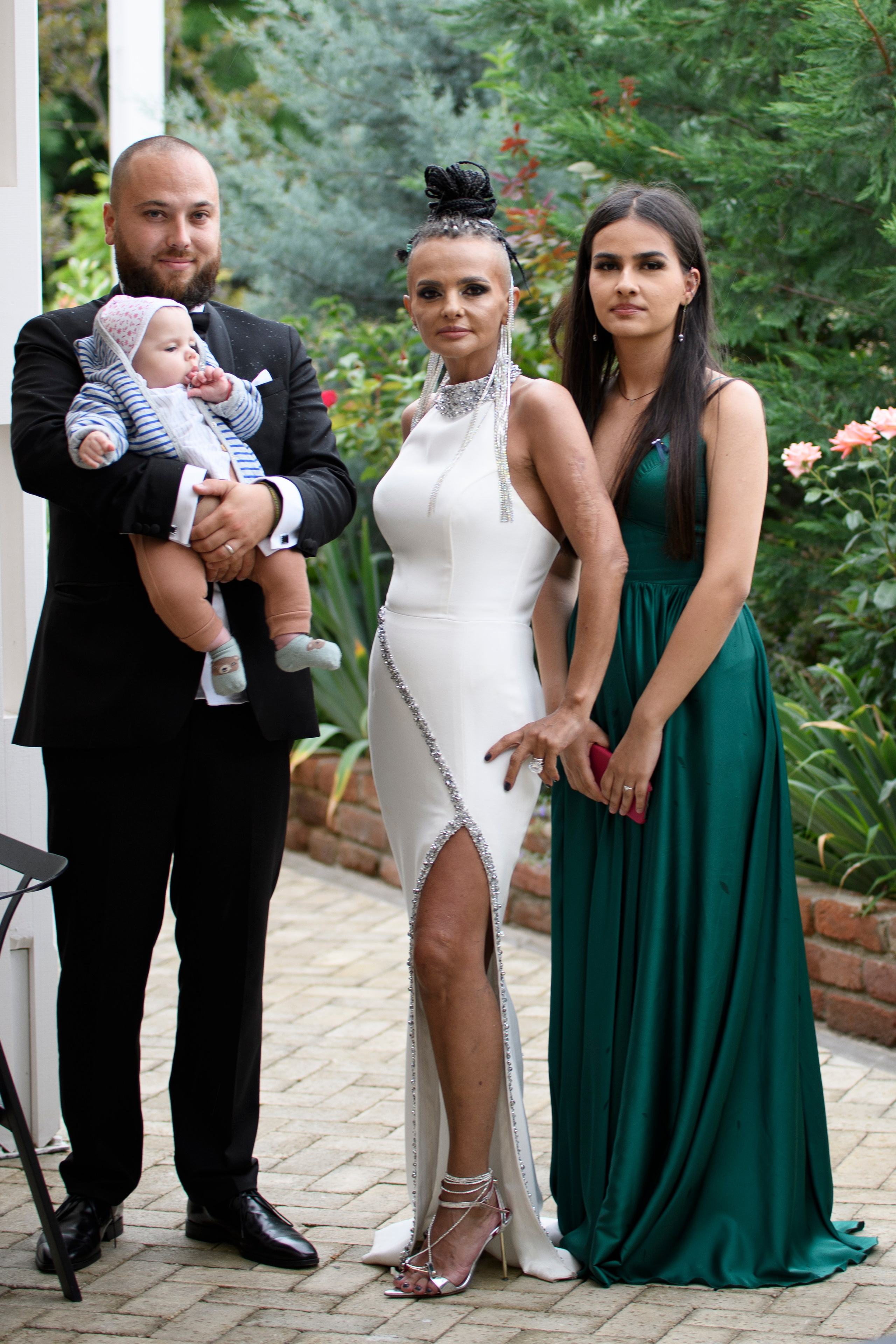 Fotografii Nunta + Botez Ciresul Salbatic. MDimaFotoStudio. Fotograf de nuntă, evenimente private și de familie