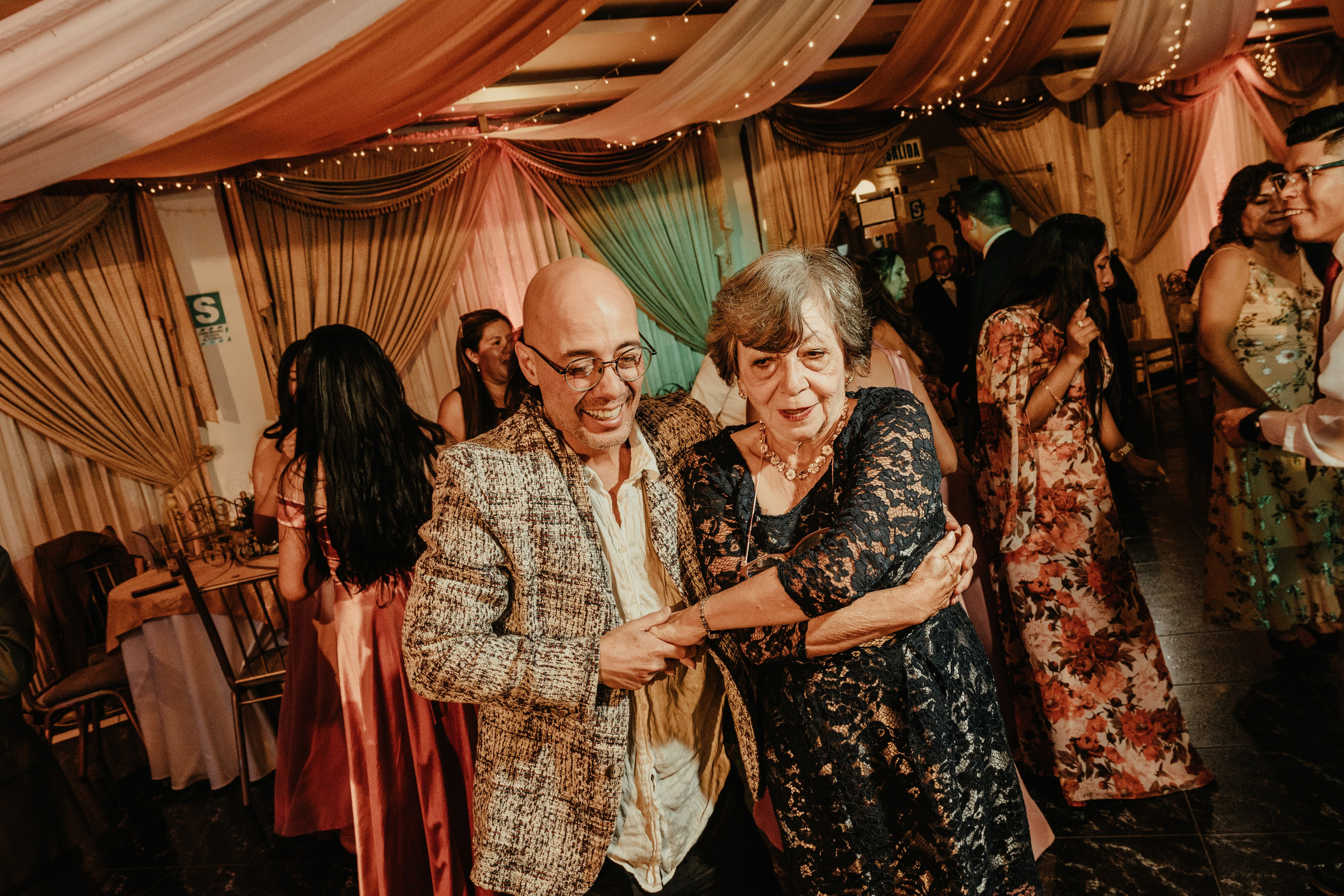 VANESSA + FRANKLIN BODA RELIGIOSA. Studio KVTA | Fotografía y Video de Bodas en Arequipa