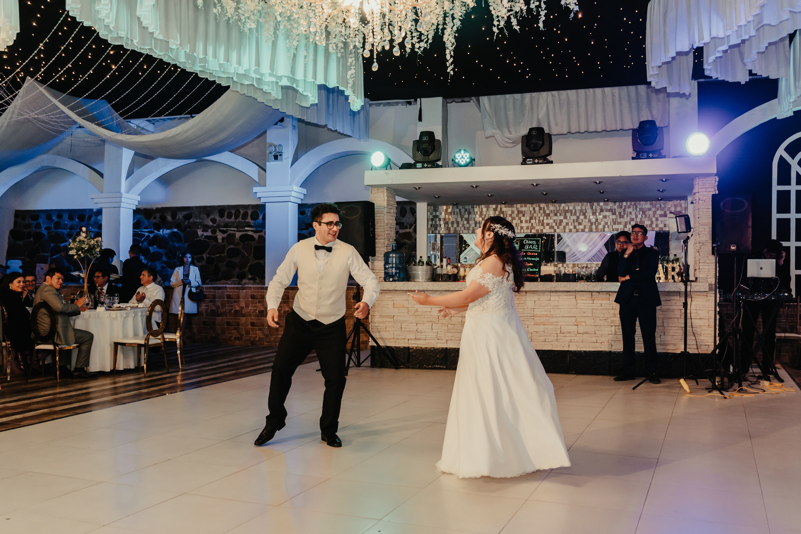 VANIA + LUIS BODA CIVIL. Studio KVTA | Fotografía y Video de Bodas en Arequipa
