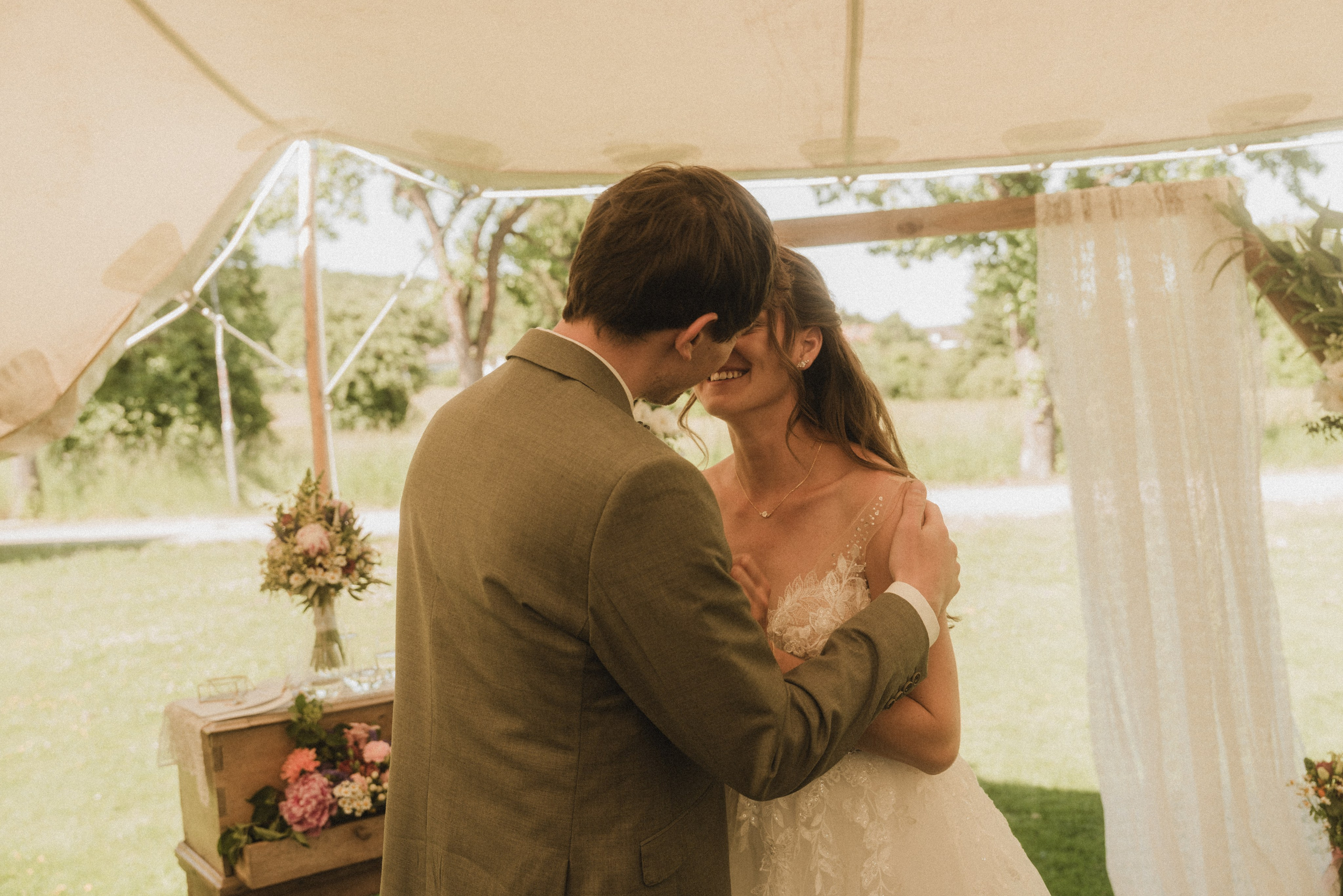 Franzi & Yannic. Hochzeitsfotografin in Deutschland