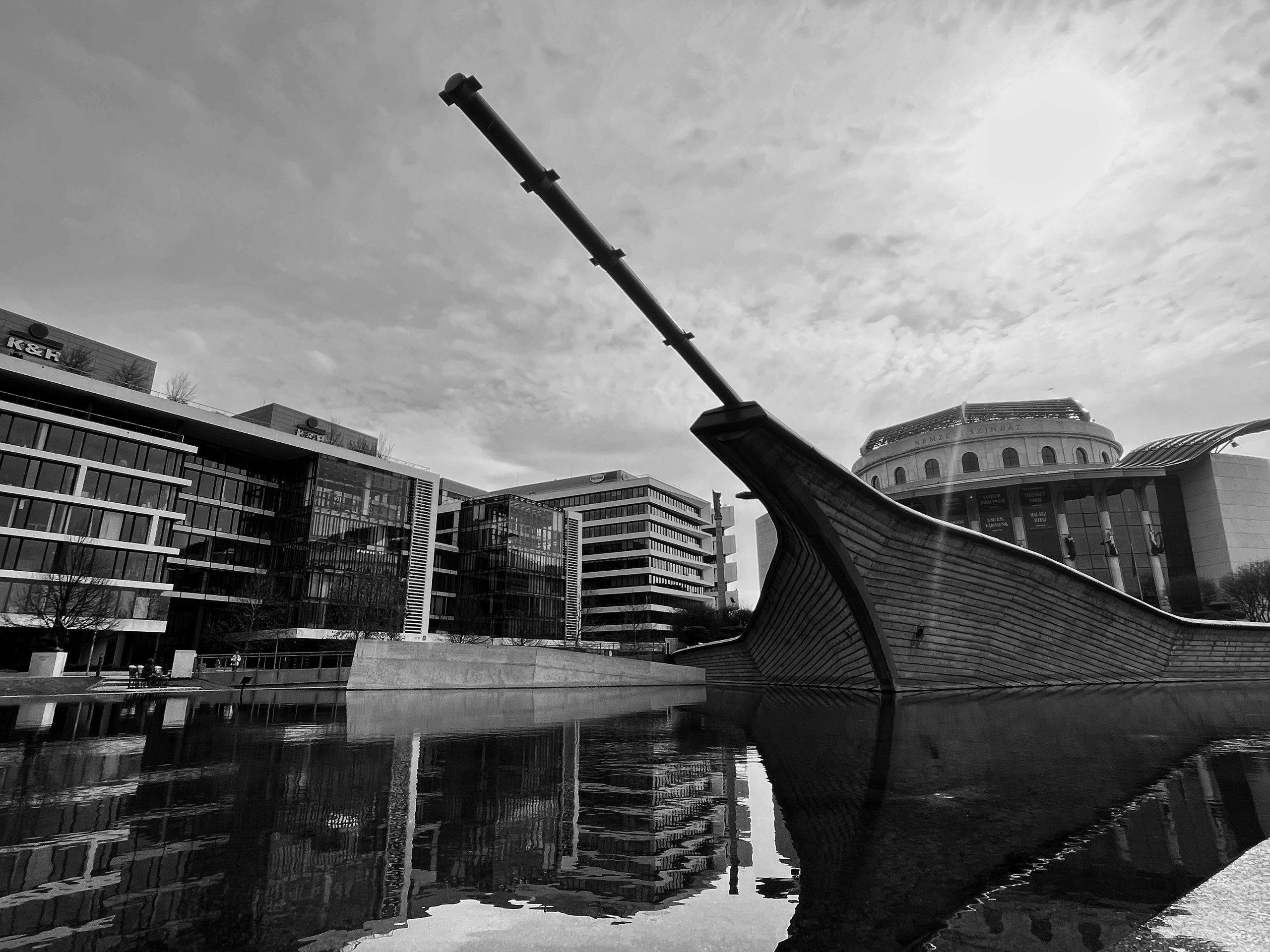 city mirroring  | Budapest 2026 | IPHONE 12 PRO