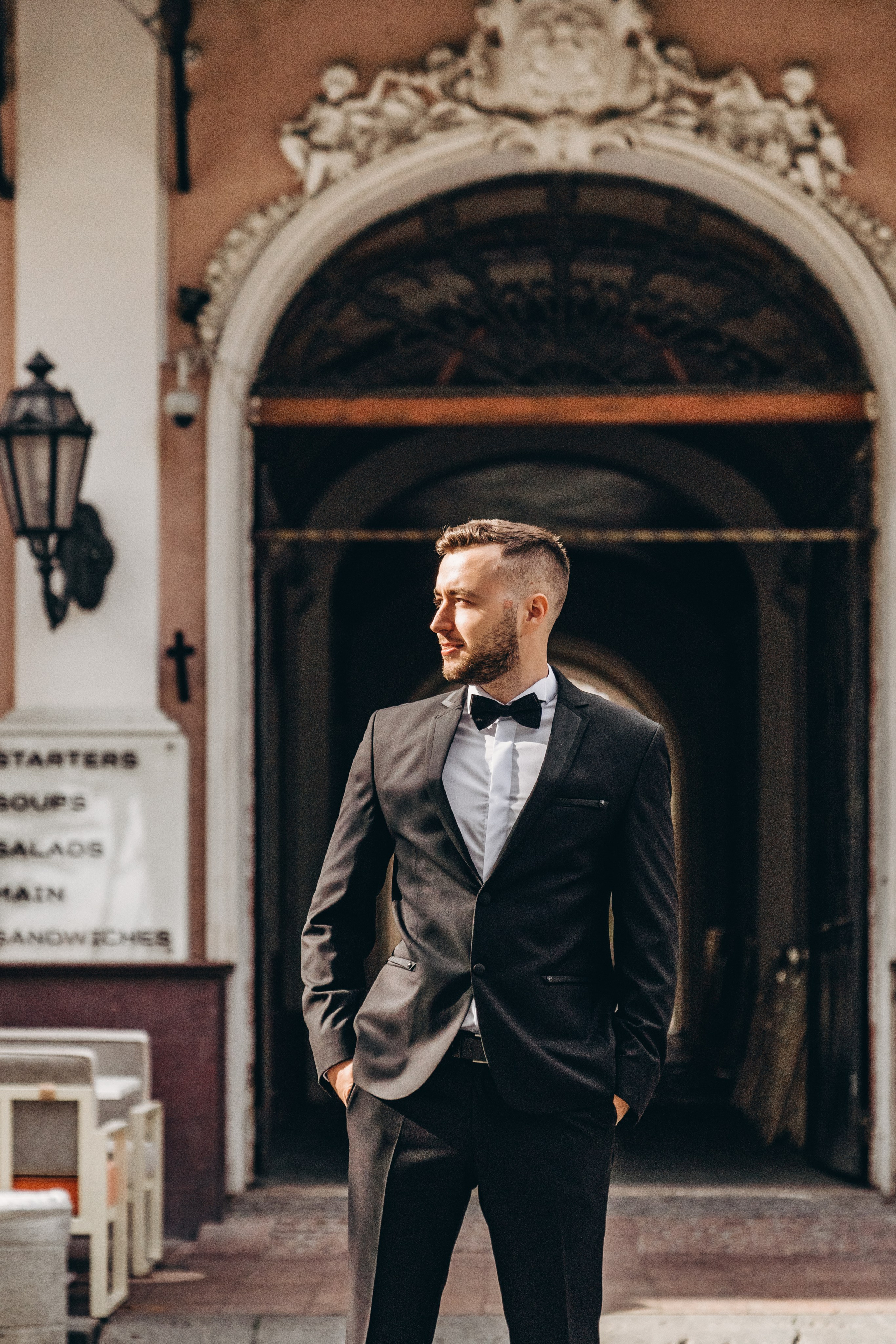 Der Bräutigam. Hochzeits- und Reportagefotograf für München, Regensburg, Deutschland RED LINE Media