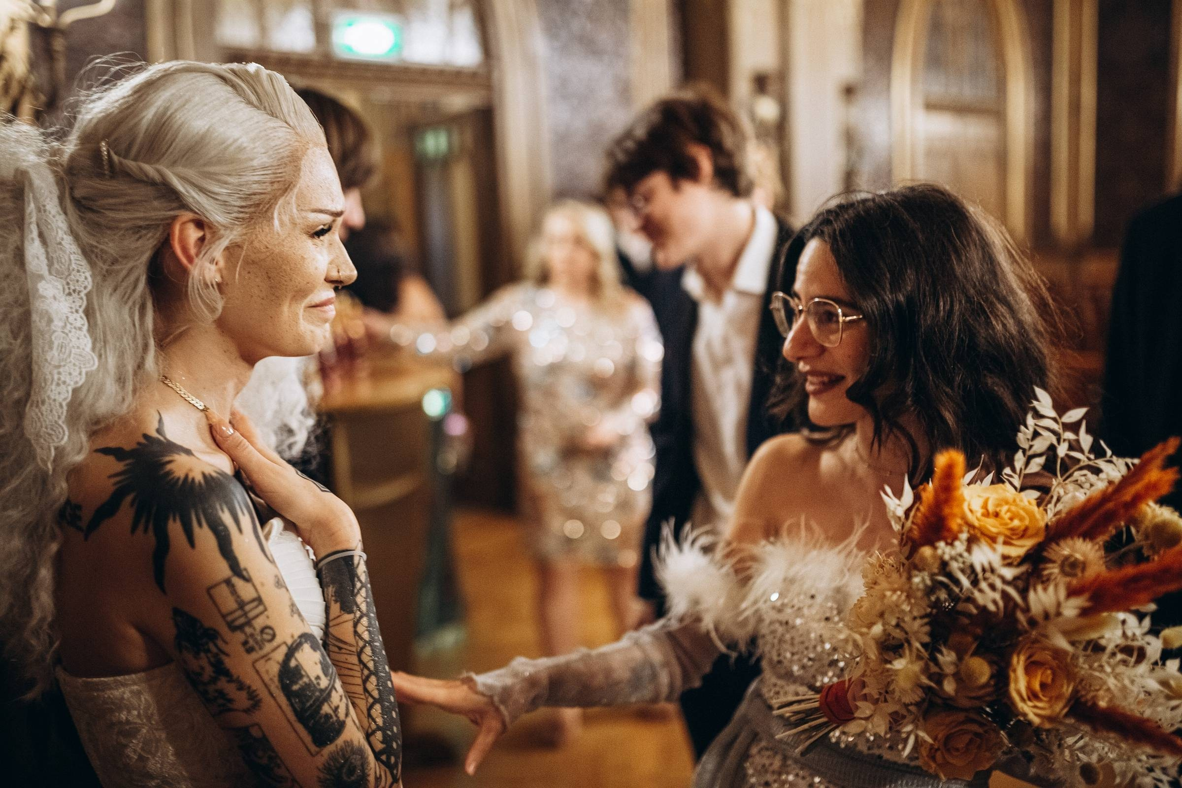 KĀZAS BEZ ROBEŽĀM DISKO STILĀ