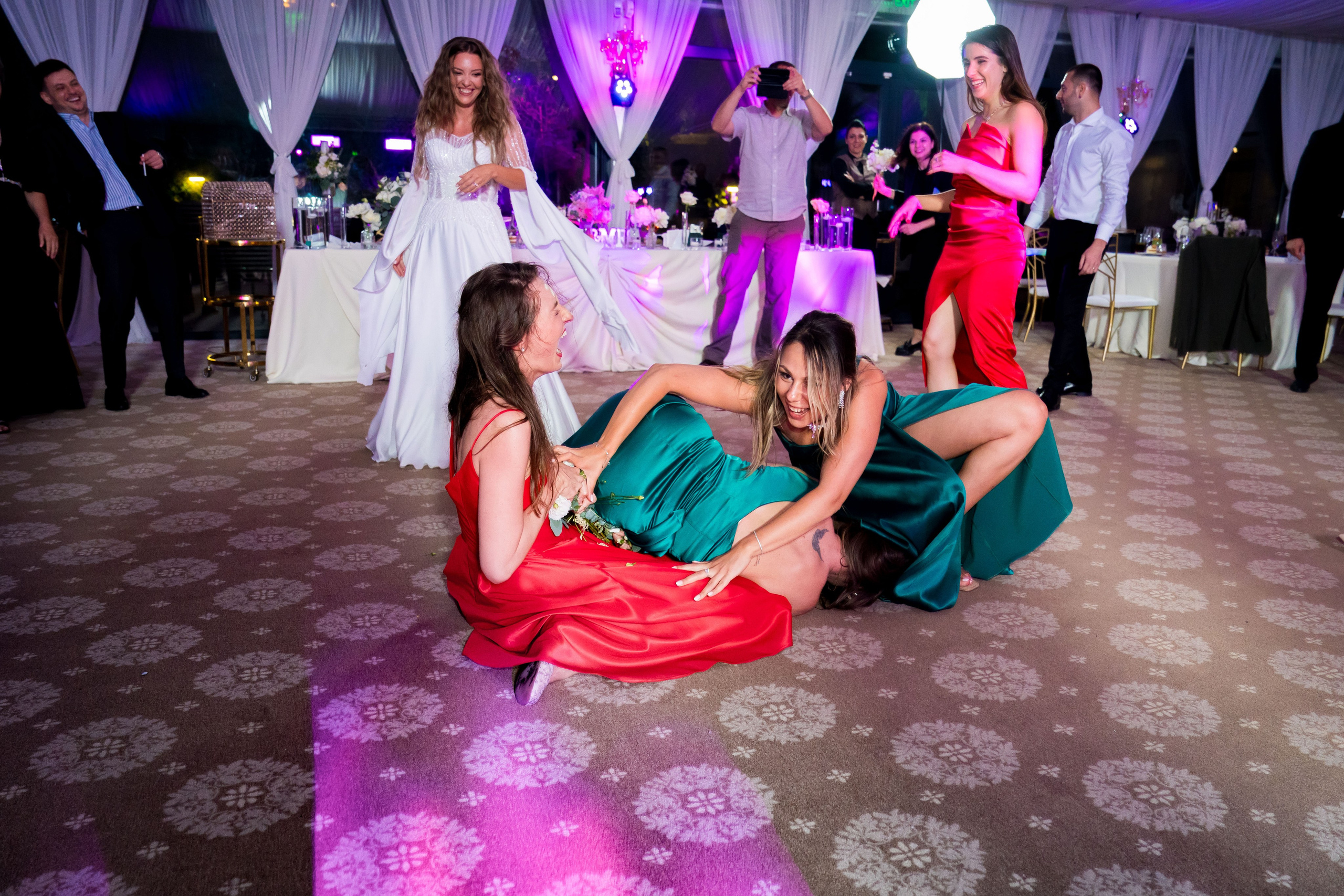 PARTY. Gabriel Florea — Fotograf nuntă București