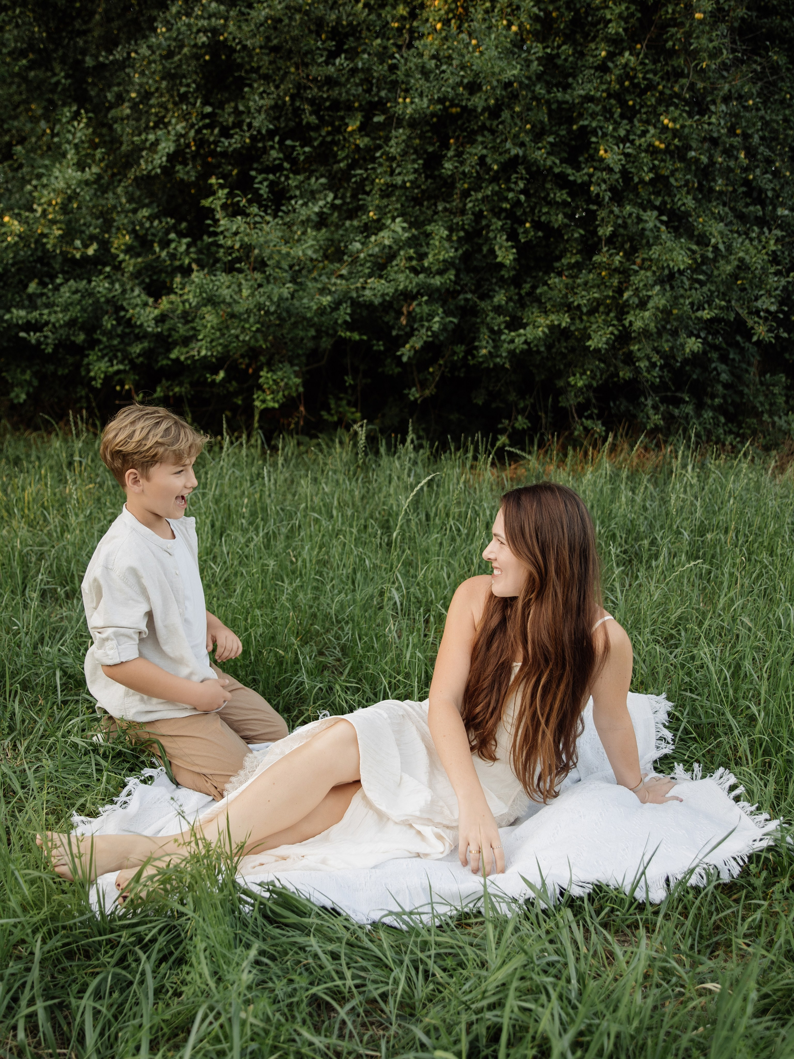 Family (Outdoor). Wedding Photographer