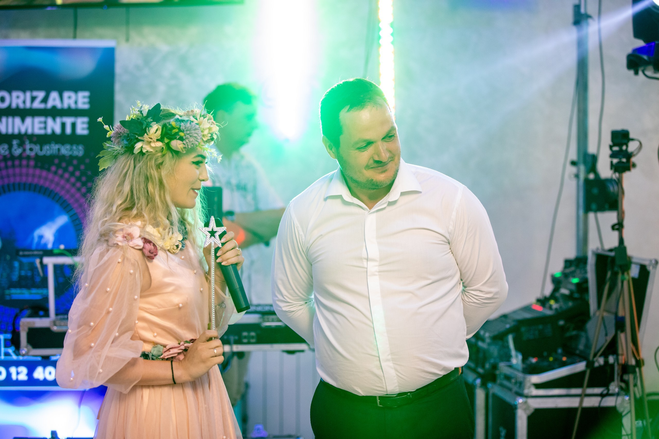 fotograf botez , fotografie botez Botoșani, fotograf Alin Chirilă, amintiri botez, fotografii botez, botez Miruna Parascheva, fotograf copii, fotografie botez în Botoșani-alt="botez , fotografie botez Alin Chirilă, amintiri botez, fotografii emoționante botez Botoșani"-- fotografii-botez-bebelus- amintiri-botez-micuț- moment-sfânt-crestinare- fotografie-emotionanta-botez- detalii-botez-bebelusi- parinti-fericiti-la-botez- fotograf-botez-profesionist- botez-in-biserica-ortodoxa- micuț-botezat-cu-emoție- zâmbete-și-lacrimi-la-botez- bebeluș-la-cristelniță- decor-botez-colorat- botez-cu-dragoste-și-credință- emotie-pura-la-botez- fotograf-botez-botosani- botez-iasi-suceava-fotograf- amintiri-nepretuite-botez-- Preotul ținându-l pe micuțul Mathias Gabriel la botez, în biserica Înălțarea Domnului, Copălău  - Detalii de la botezul lui Mathias – lumânare, trusou și icoană  - Familia lui Mathias Gabriel alături de micuț, în ziua botezului  - Portret emoționant cu mama și bebelușul în brațe, în biserică,fotograf profesionist evenimente Botoșani, Iași, Suceava, Fălticeni, Bacău, Pașcani, Roman - AlinoFotoStudio by Alin Chirilă - servicii foto nuntă, botez, cununie, ședințe foto creative, albume personalizate, fotografii emoționante și calitative pentru cele mai importante momente din viață,fotograf nuntă Botoșani Alin Chirilă,  ședință foto botez Iași - AlinoFotoStudio,  servicii fotograf profesionist evenimente Suceava,  fotograf cununie civilă Fălticeni - Alin Chirilă,  album foto nuntă personalizat Bacău.“Bebeluș botezat în biserică, ținut în brațe de nași”	•	“Detaliu cu lumânarea de botez decorată cu flori albe”	•	“Părinți emoționați alături de copilul lor la ceremonia de botez”	•	“Masa festivă de botez cu decor tematic și tort personalizat”	•	“Momentul în care preotul toarnă apă sfințită pe fruntea bebelușului”	“Bebeluș în rochie albă de botez, zâmbind în brațele mamei”	•	“Detaliu cu cruciulița de botez așezată pe o pernă de satin”	•	“Părinți și nași aprinzând lumânările în timpul ceremoniei de botez”	•	“Tort de botez decorat cu figurine tematice și numele copilului”	•	“Copil botezat dormind liniștit în pătuțul decorat festiv”	•	“Momentul în care preotul binecuvântează copilul în fața altarului”	•	“Invitați adunându-se în jurul mesei festive la petrecerea de botez”	•	“Bebeluș ținând în mână o jucărie personalizată primită la botez”	•	“Familie fericită pozând împreună după ceremonia de botez”	•	“Decor tematic cu baloane și flori la locația petrecerii de botez” fotograf Botoșani fotograf evenimente fotograf botez Alin Chirila fotograf alinofotostudio.fotograf botez Amelis Maria, fotografie botez Botoșani, fotograf Alin Chirilă, amintiri botez, fotografii botez, botez Amelis Maria, fotograf copii, fotografie botez în Botoșani,