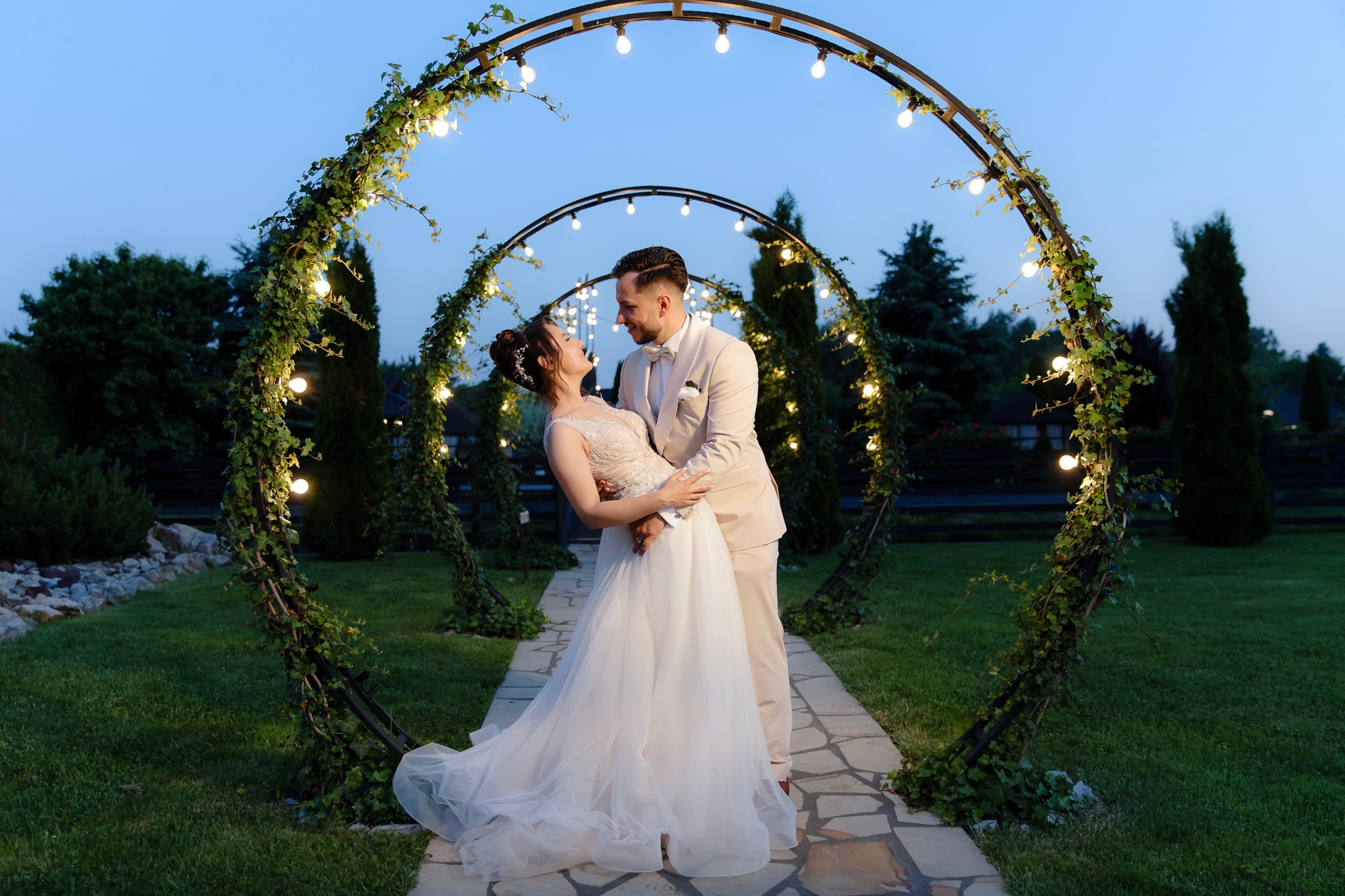 Ioana & Ionuț | Nuntă de poveste la Păstrăvăria Poiana din Mălini județul Suceava. Servicii foto-video profesionale, pentru momente de neuitat