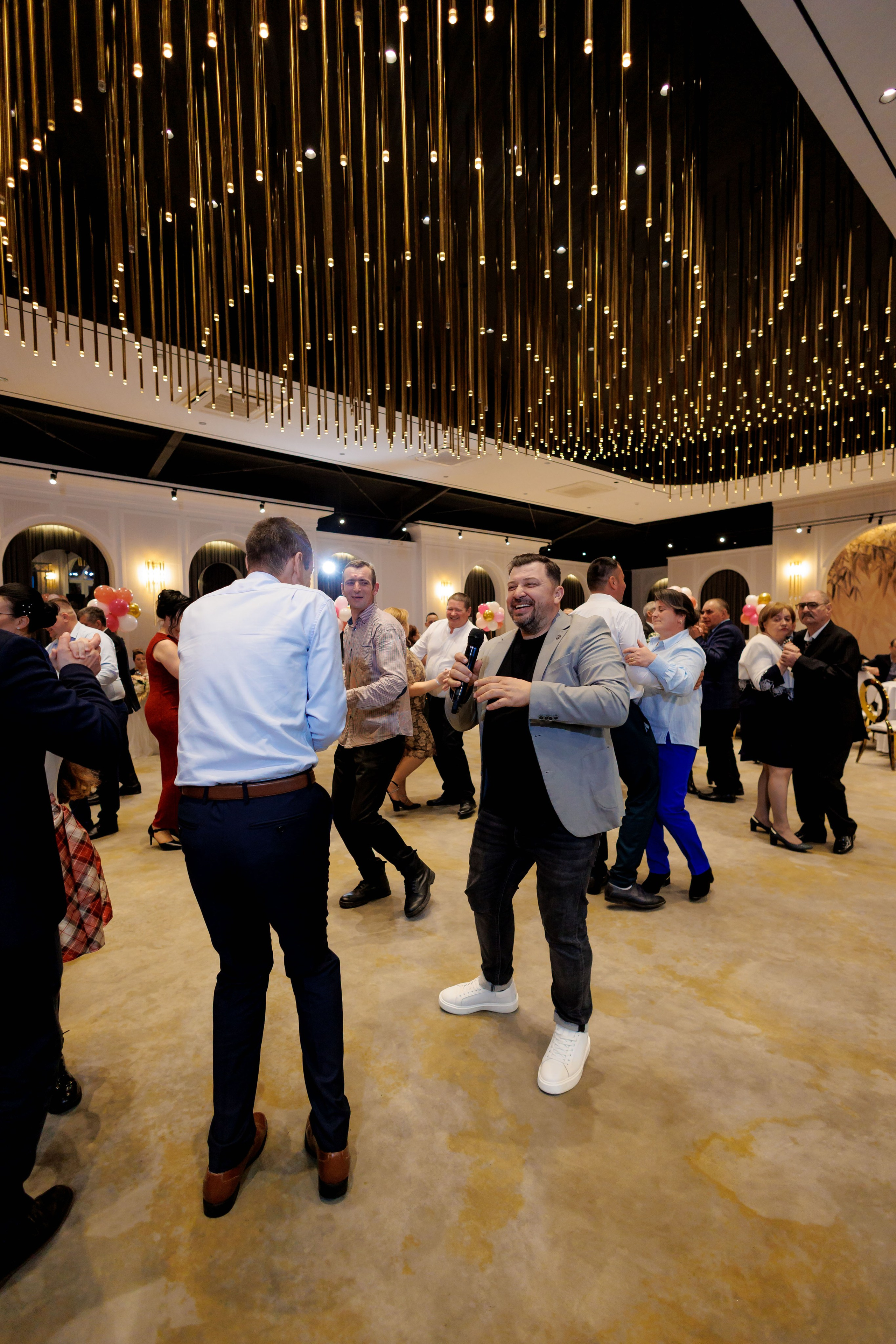 Povestea voastră, regizată de noi |Cristi Turculet Videograf Nuntă Suceava | wedding highlight. Servicii foto-video profesionale, pentru momente de neuitat