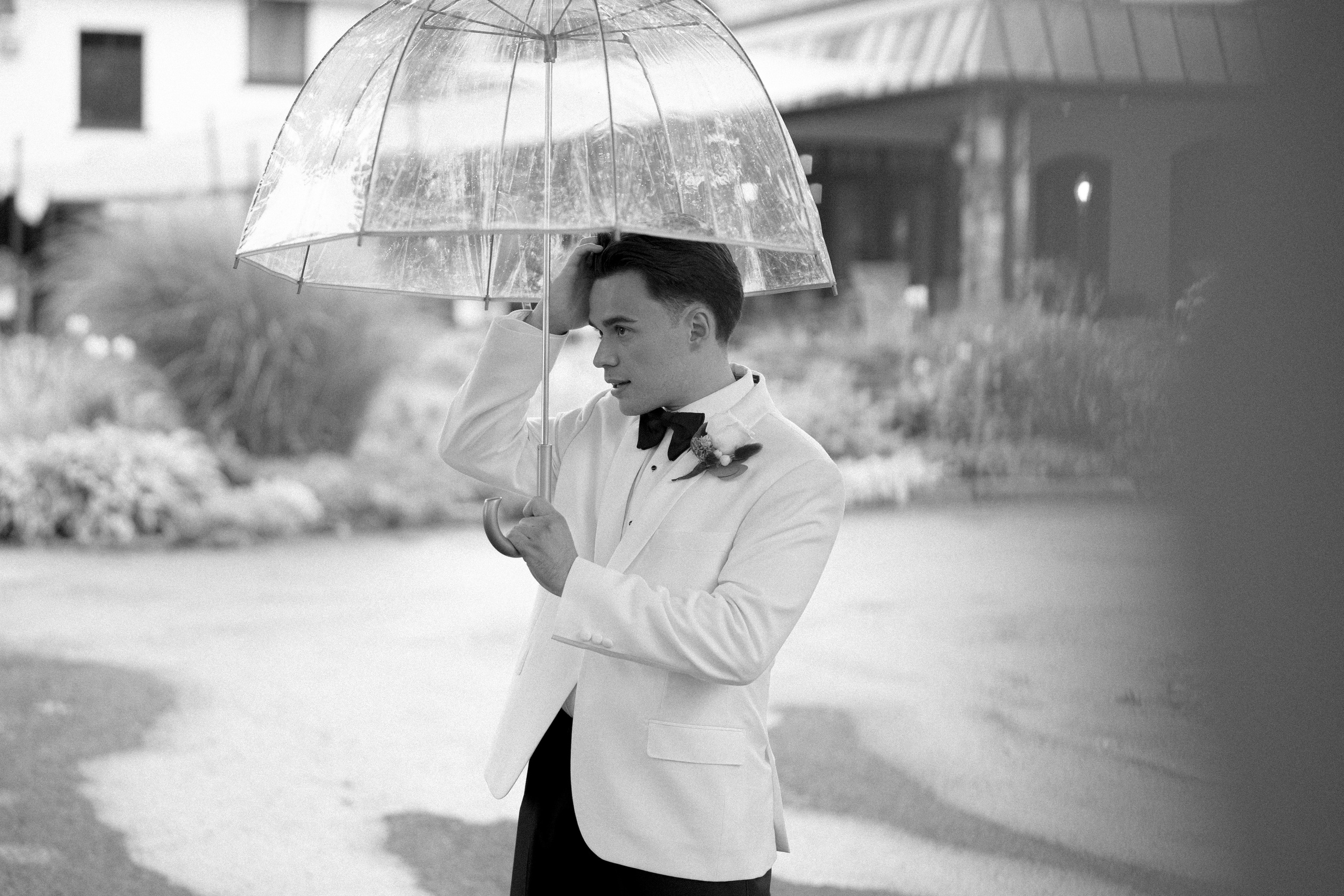 Wedding of Cassandra and Loïc in Beaconsfield, Montreal. Wedding and Family Photography Montreal Muriel Oe Photo