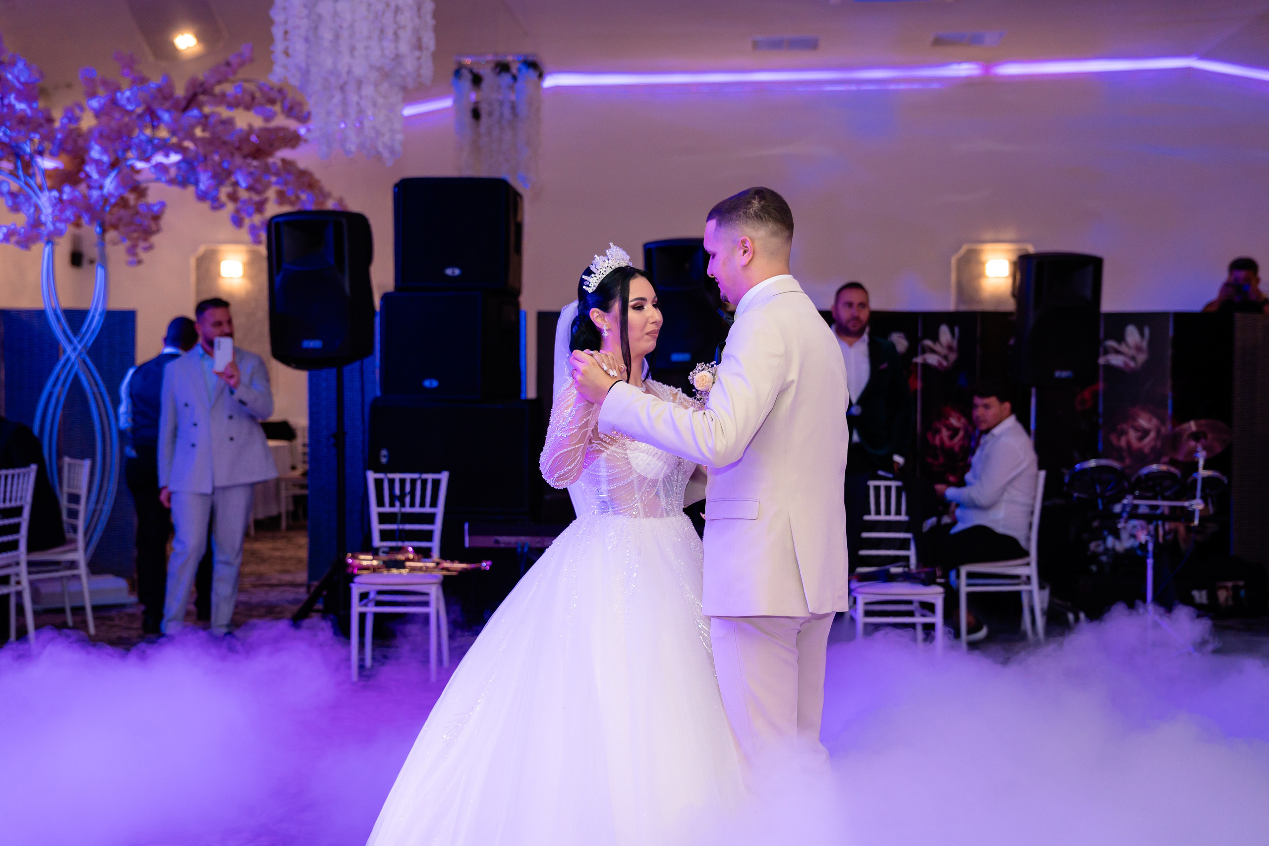 Bella & Adi. Foto Studio — Fotograf de evenimente, nunti, botezuri, portrete