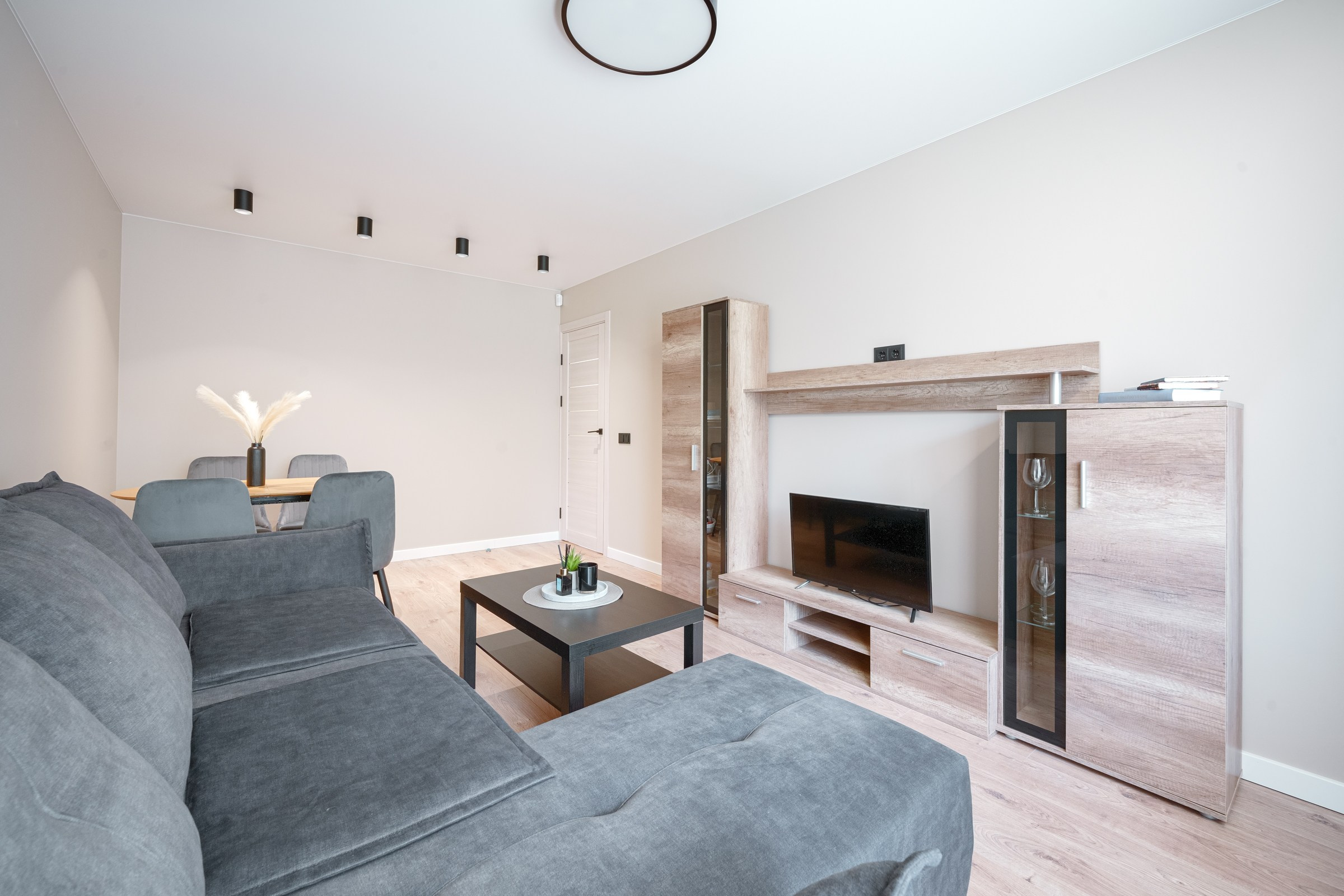 Tuskulėnų g. 8. Elina Sapiega fotografė Vilniuje