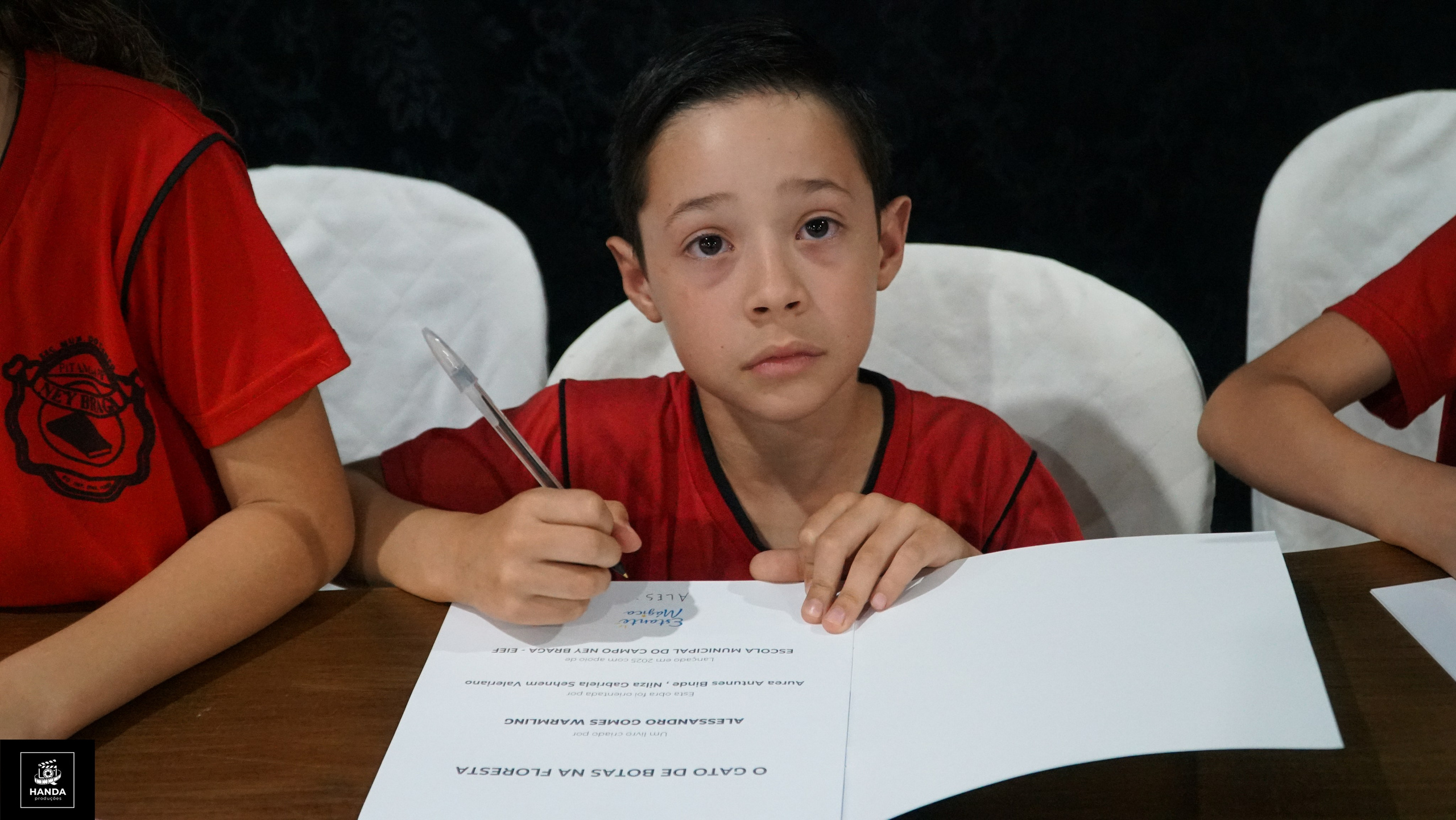 Noite autógrafos colégio Aurélio Buarque de Holanda. Handa Produções