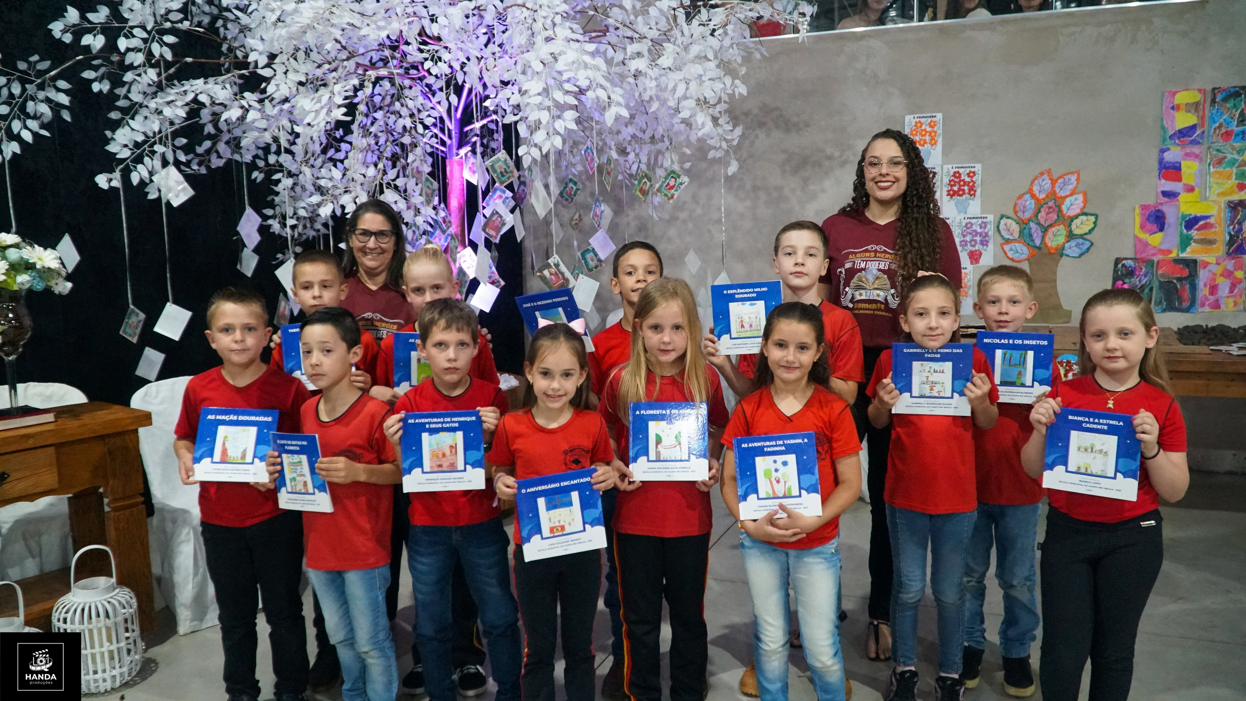 Noite autógrafos colégio Aurélio Buarque de Holanda. Handa Produções